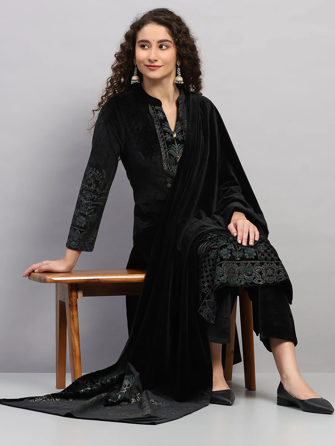 Women Black Printed Round Neck Full Sleeve 3 Pc Kurti Set for Winter - Image 2