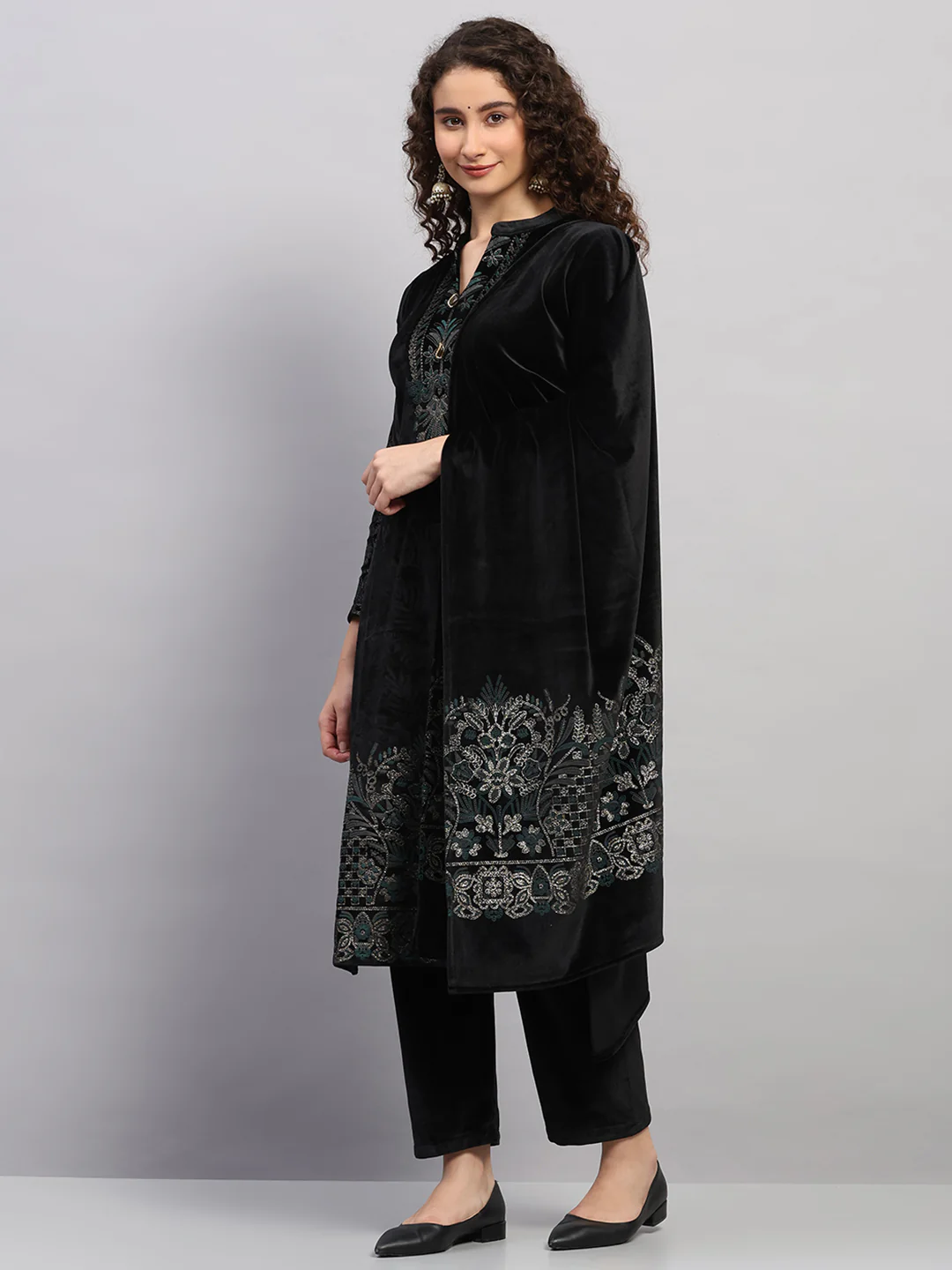 Women Black Printed Round Neck Full Sleeve 3 Pc Kurti Set for Winter - Image 3