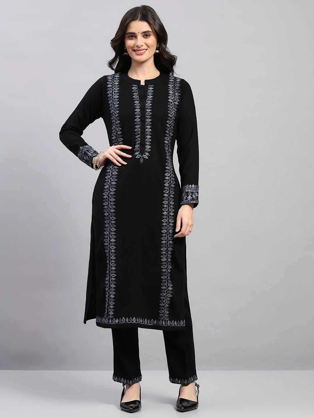 Women Black Printed Round Neck Full Sleeve Kurti Set for Winter - Image 3