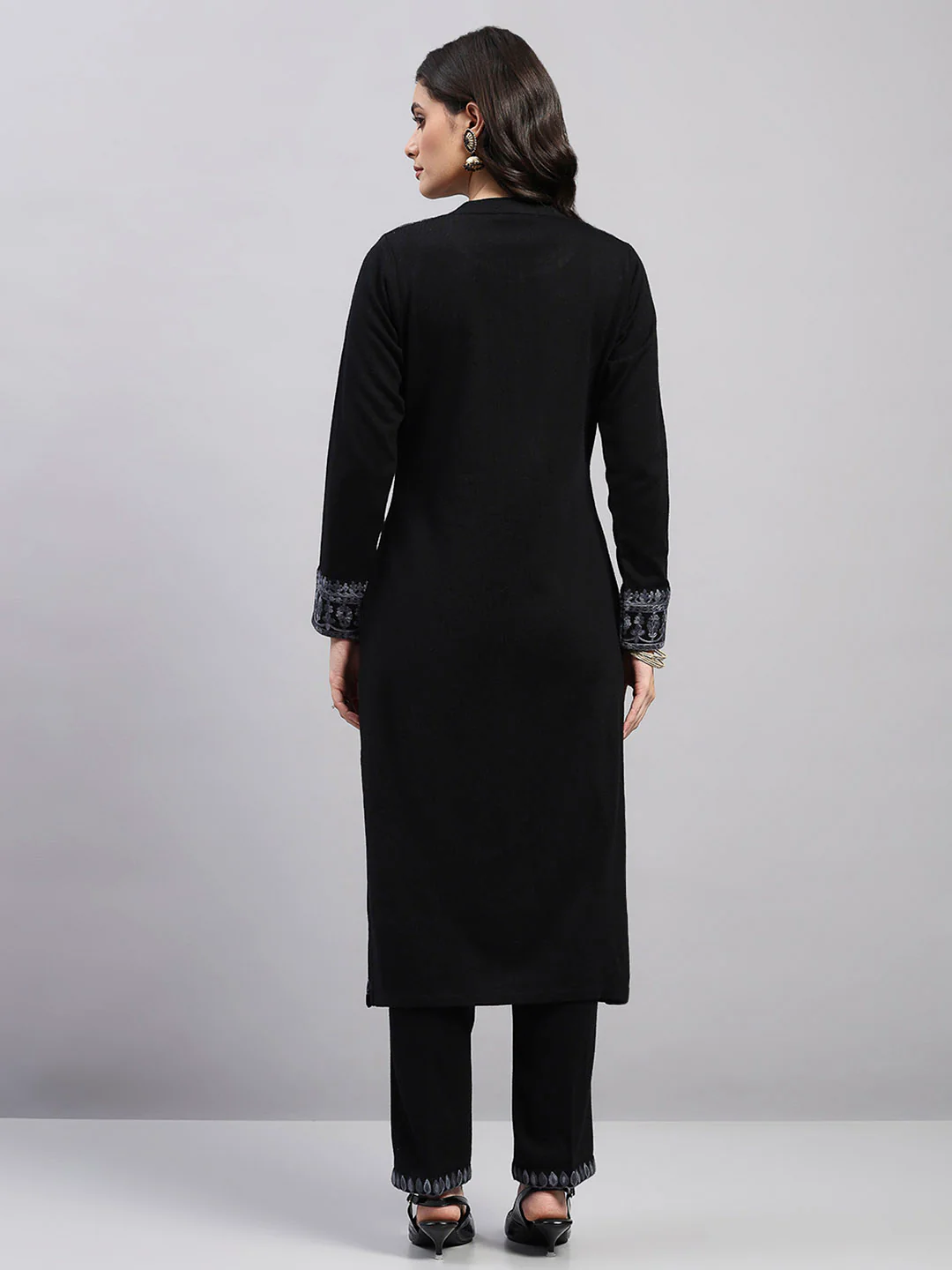 Women Black Printed Round Neck Full Sleeve Kurti Set for Winter - Image 6