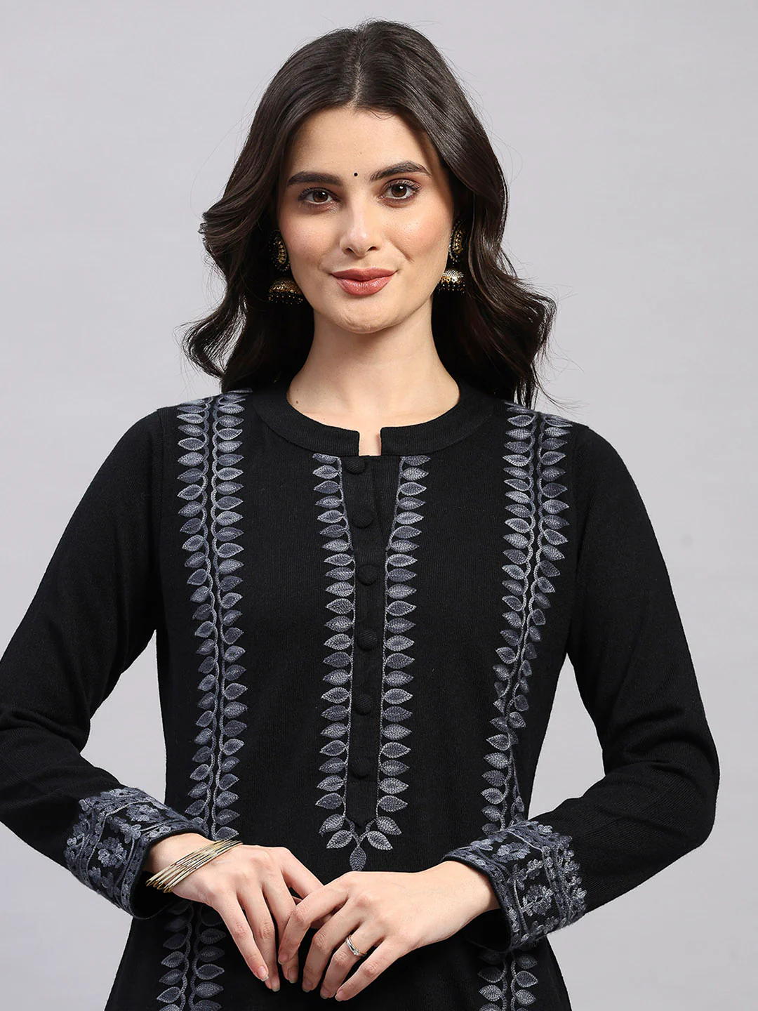 Women Black Printed Round Neck Full Sleeve Kurti Set for Winter - Image 7