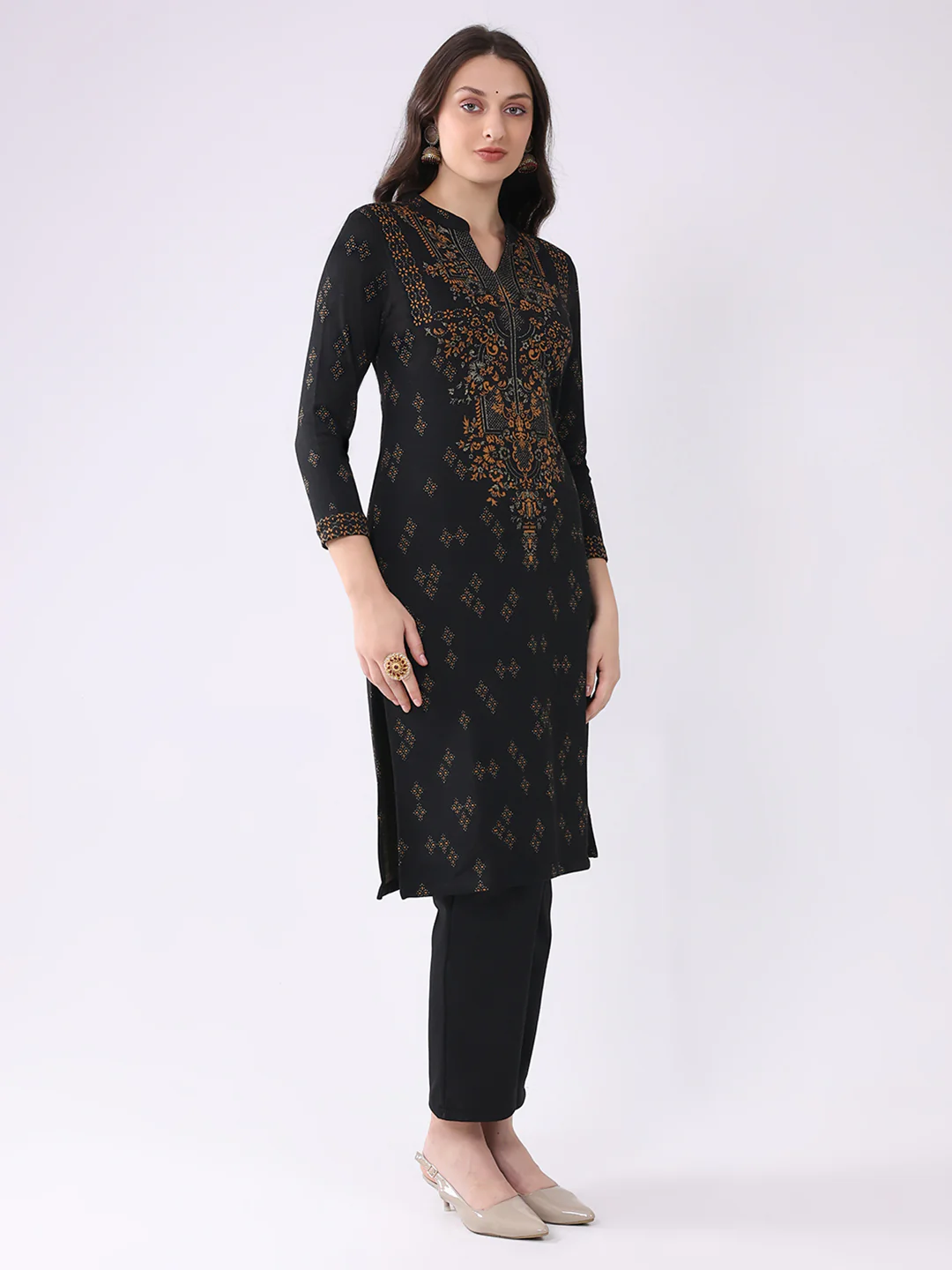 Women Black Printed Round Neck Full Sleeve Winter Kurti - Image 4
