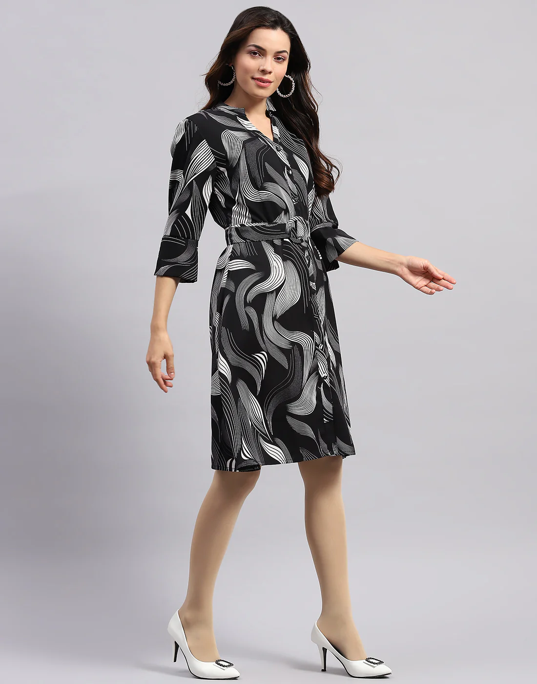 Women Black Printed V Neck 3/4 Sleeve Tunic - Image 5