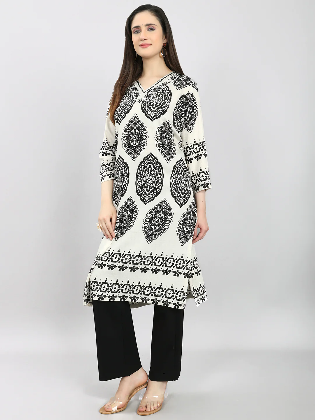 Women Black Printed V Neck 3/4th Sleeve Kurti - Image 2