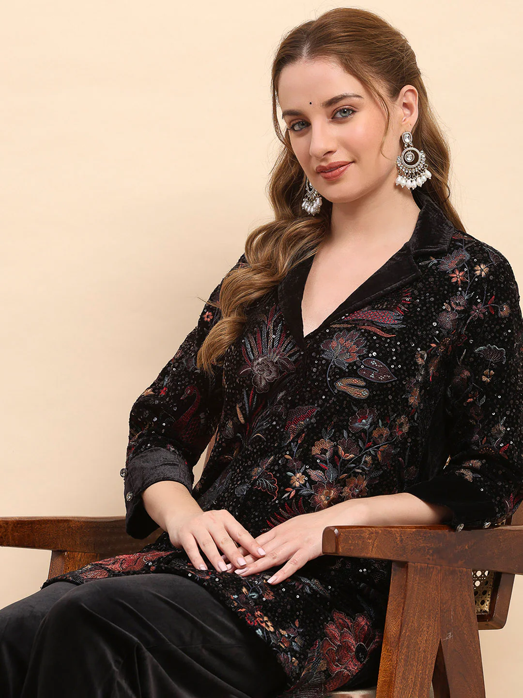 Women Black Printed V Neck Full Sleeve Kurti Set for Winter - Image 6