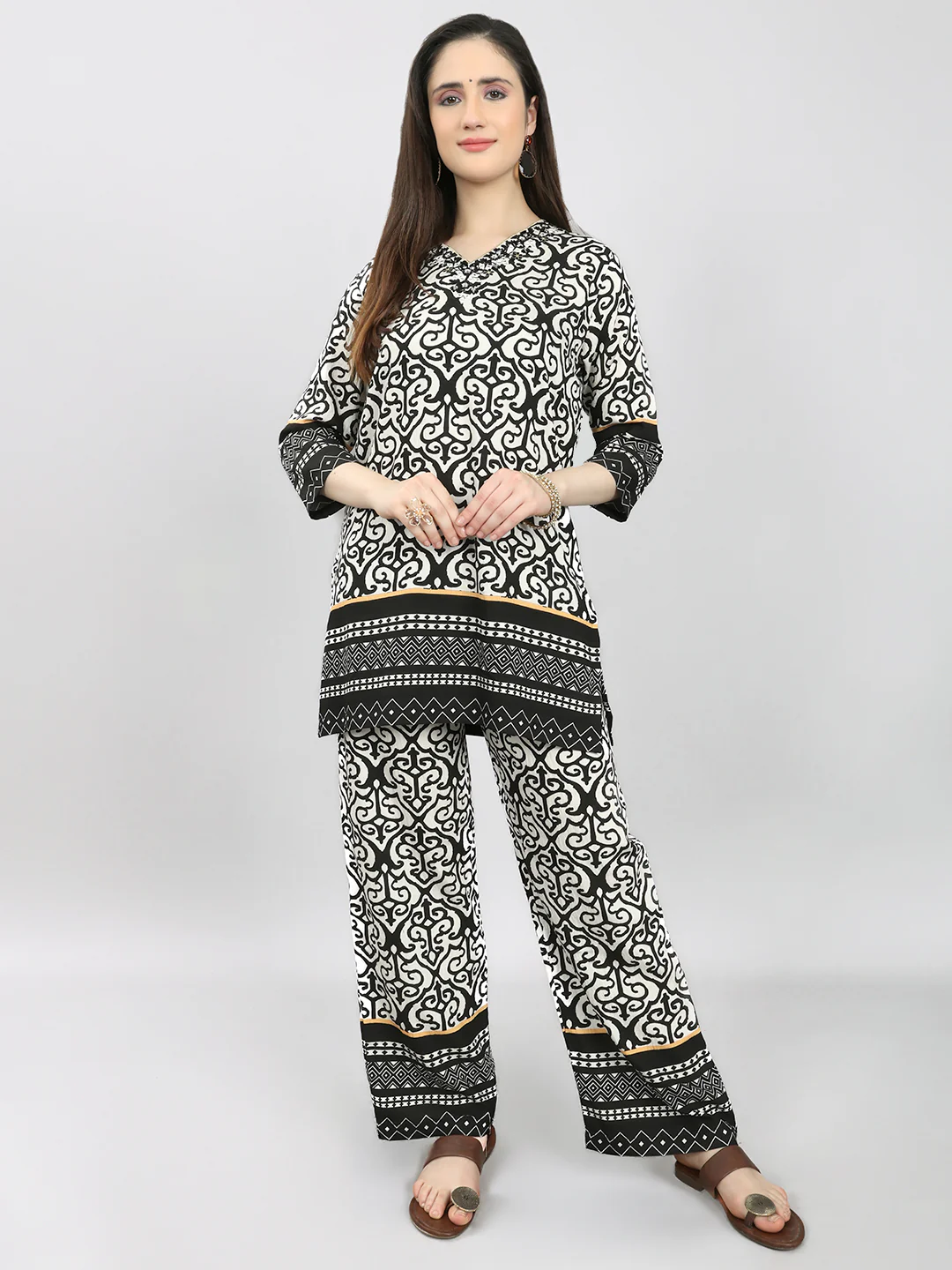 Women Black Printed V Neck Half Sleeve Kurti Set
