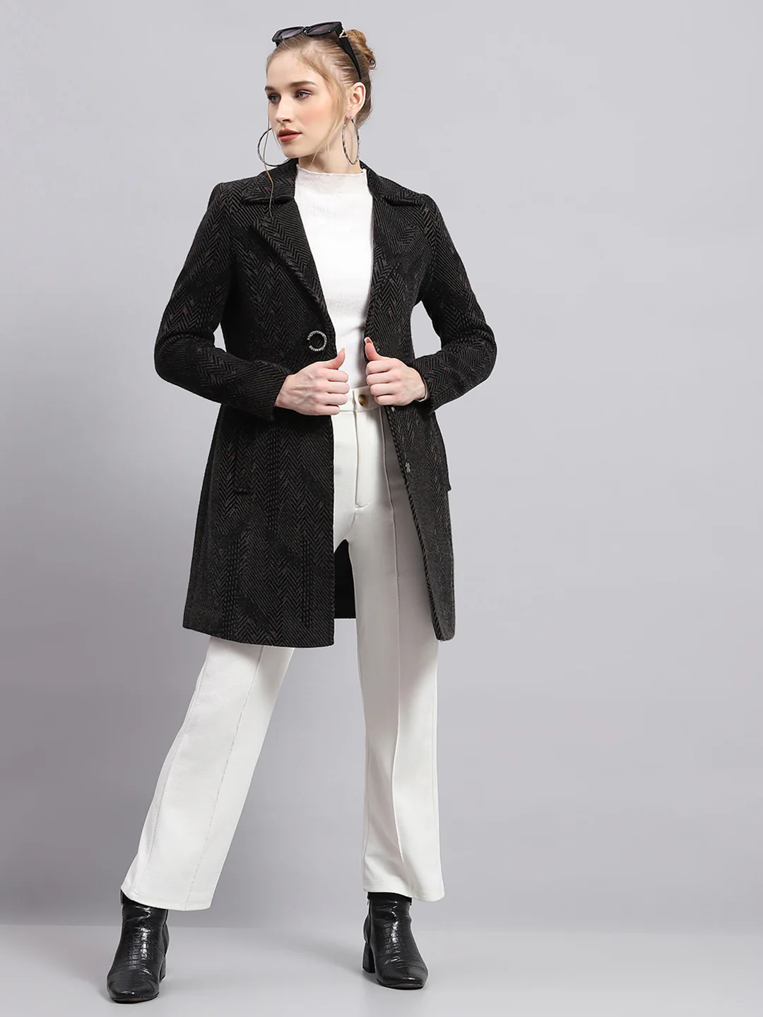 Women Black Self Design Collar Full Sleeve Coat - Image 2