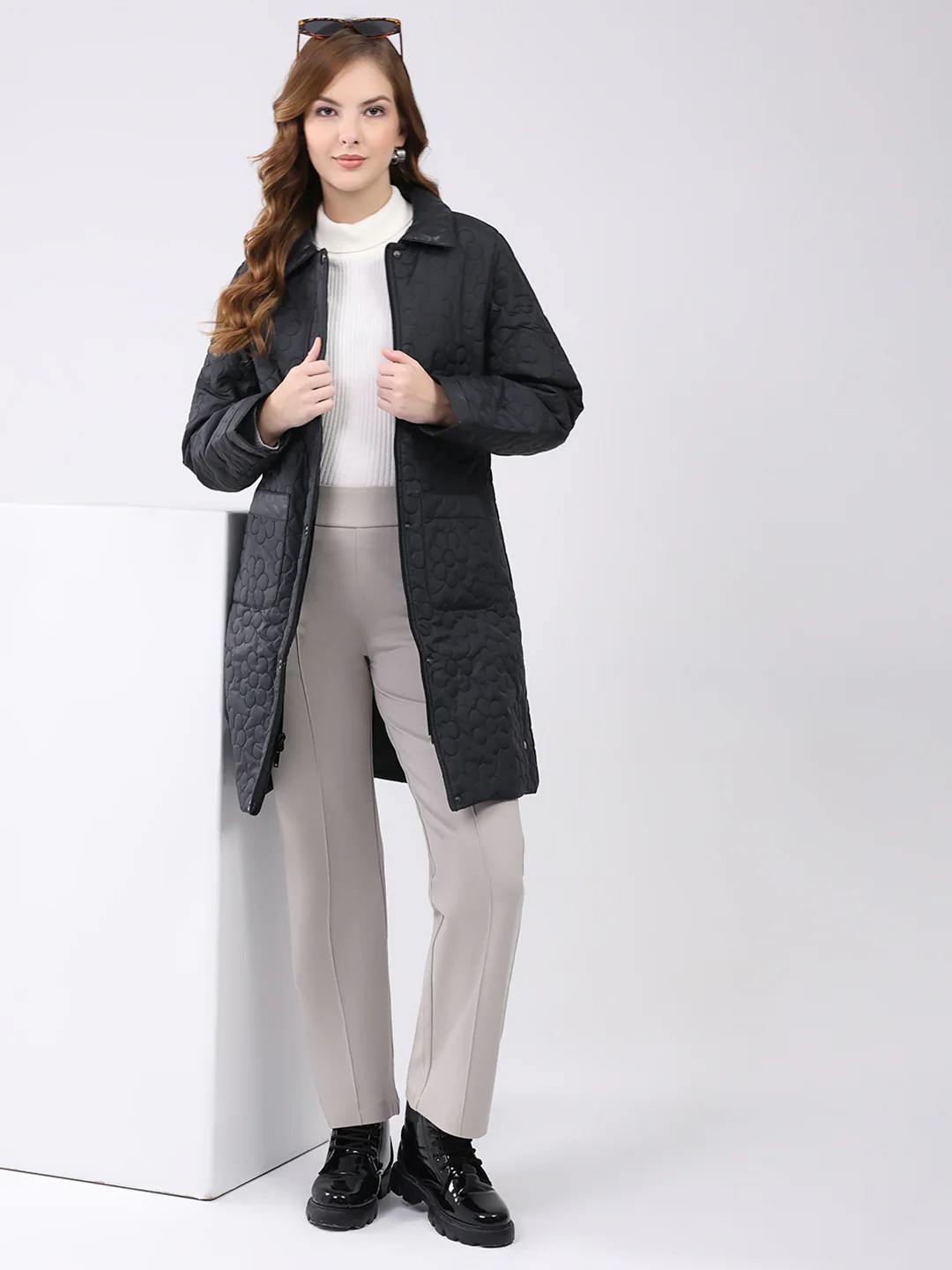 Women Black Self Design Collar Full Sleeve Jacket - Image 2