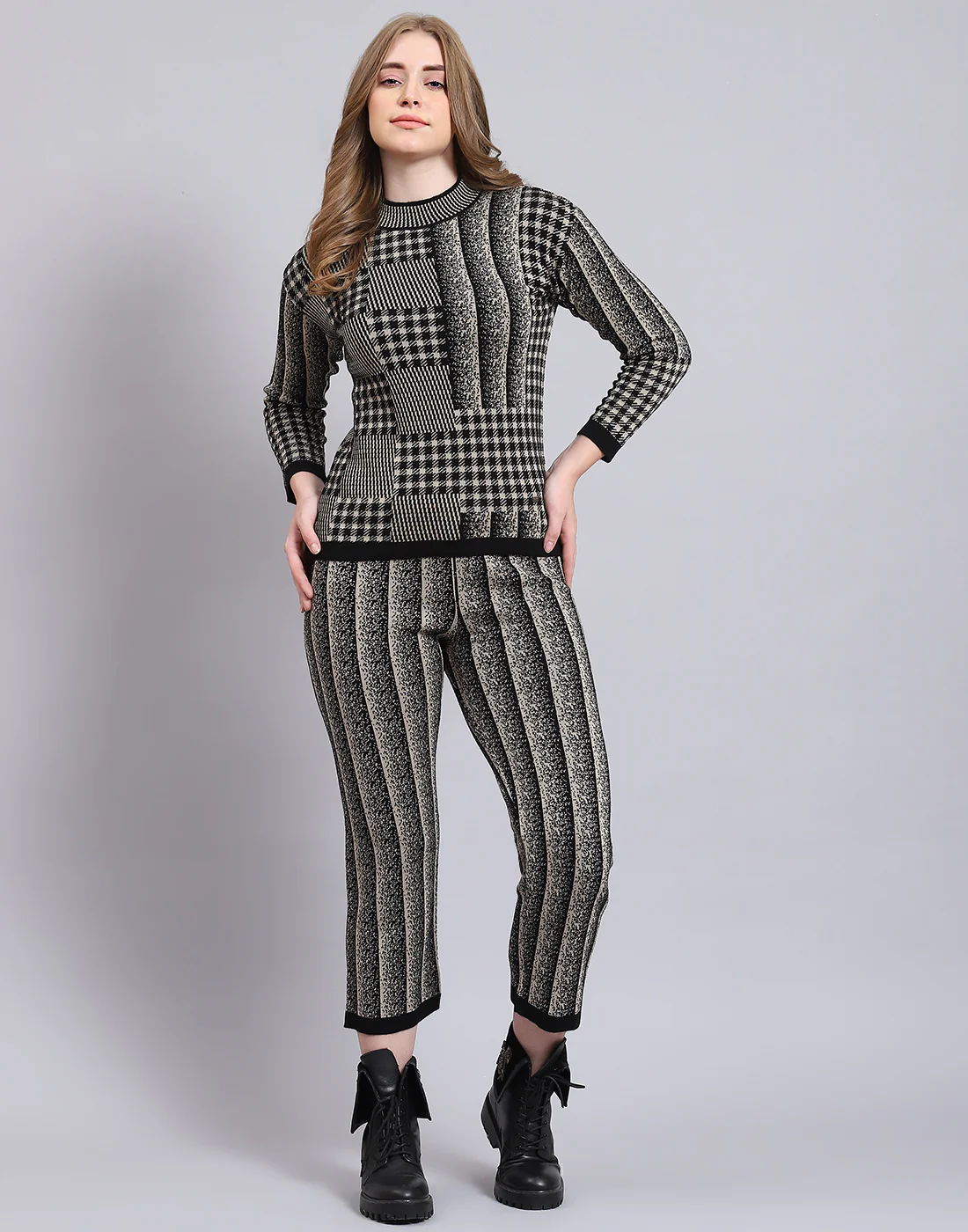 Women Black Self Design Round Neck Full Sleeve Cords Set - Image 3