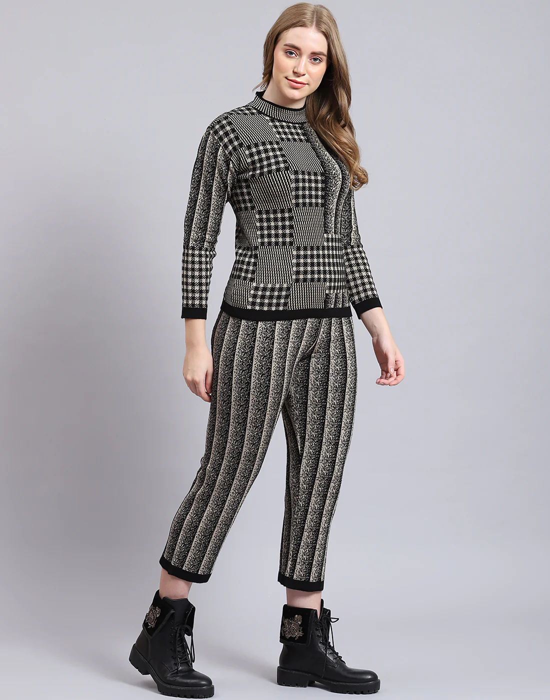 Women Black Self Design Round Neck Full Sleeve Cords Set - Image 5