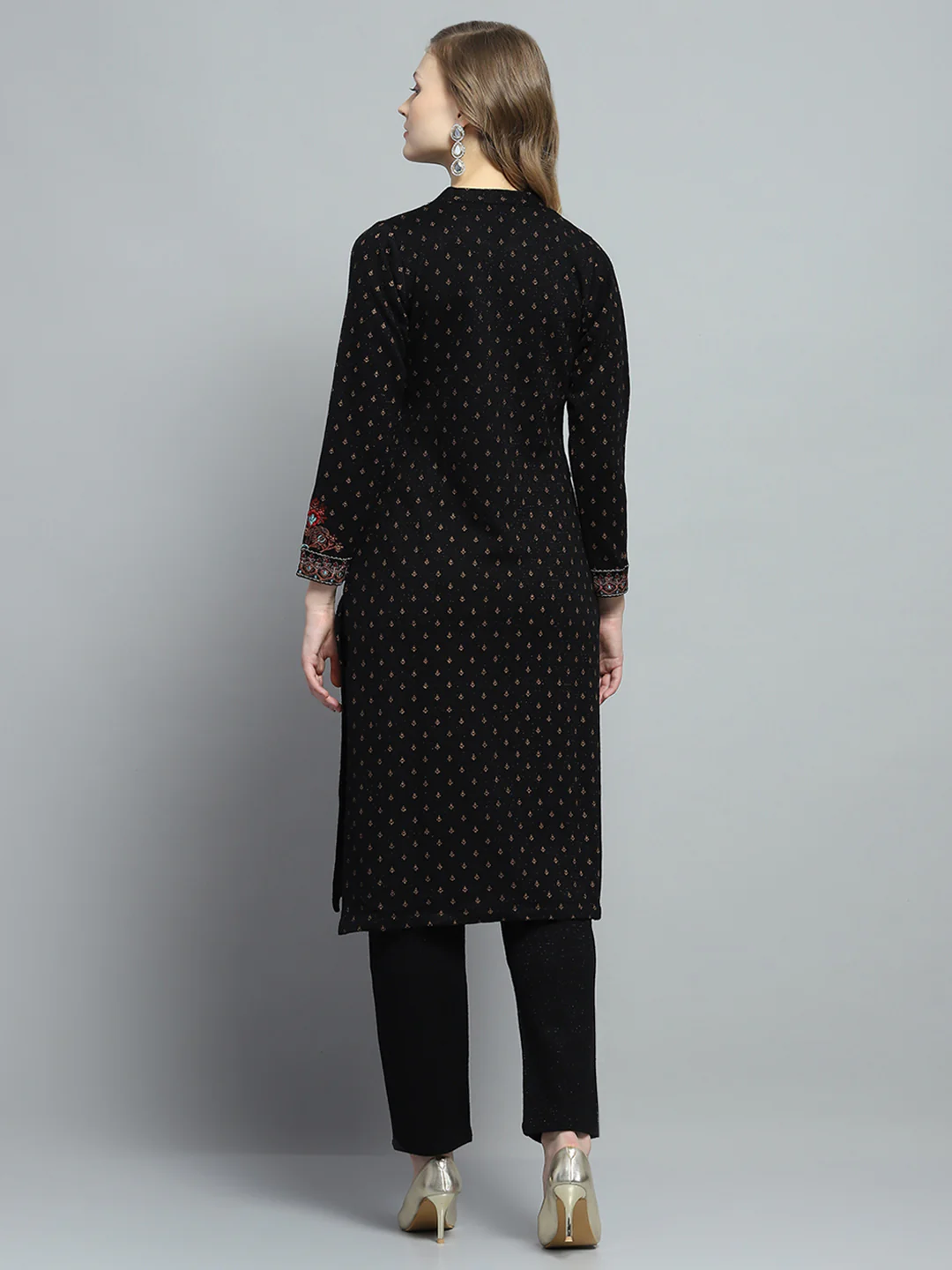 Women Black Self Design Round Neck Full Sleeve Kurti Set for Winter - Image 2