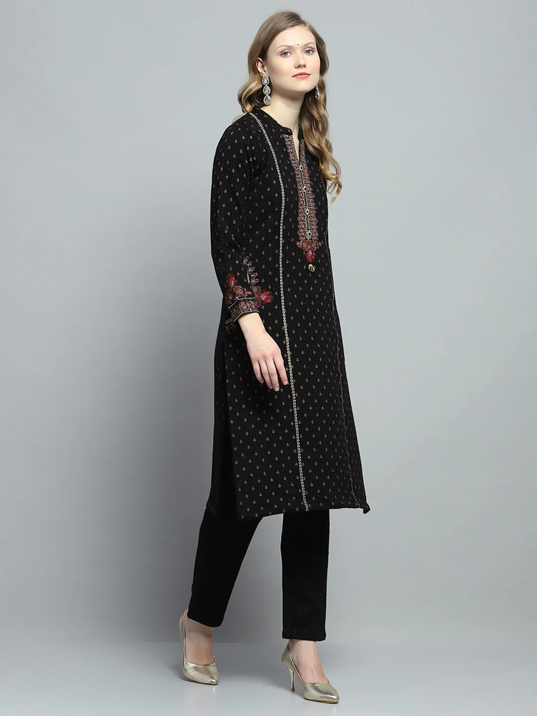 Women Black Self Design Round Neck Full Sleeve Kurti Set for Winter - Image 5