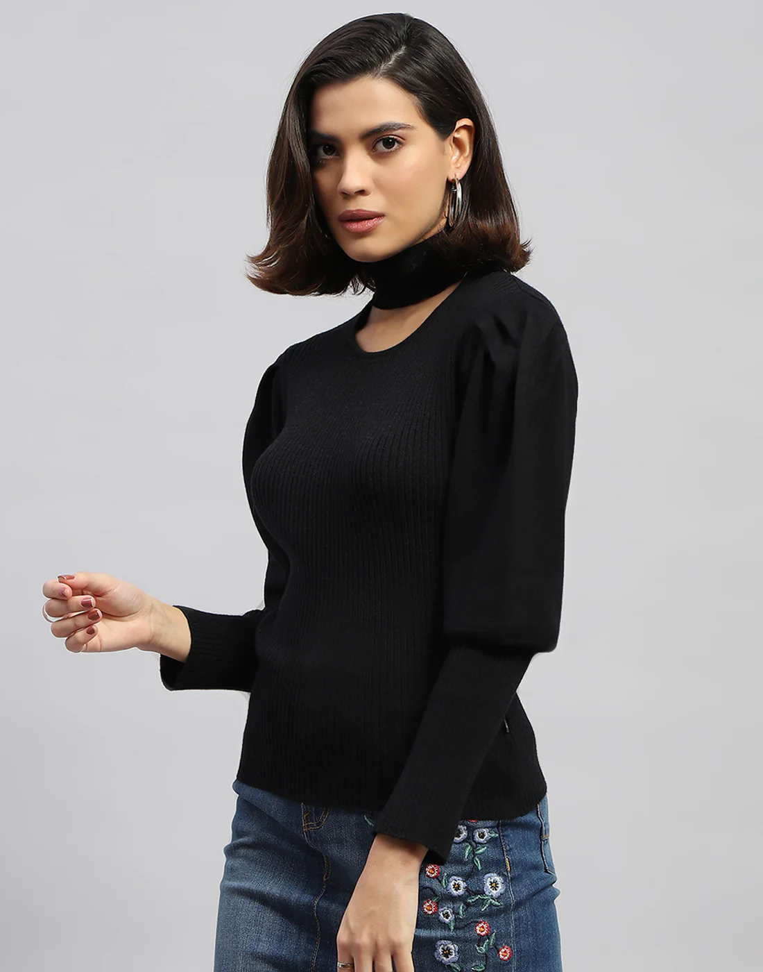 Women Black Self Design Round Neck Full Sleeve Sceavy - Image 4