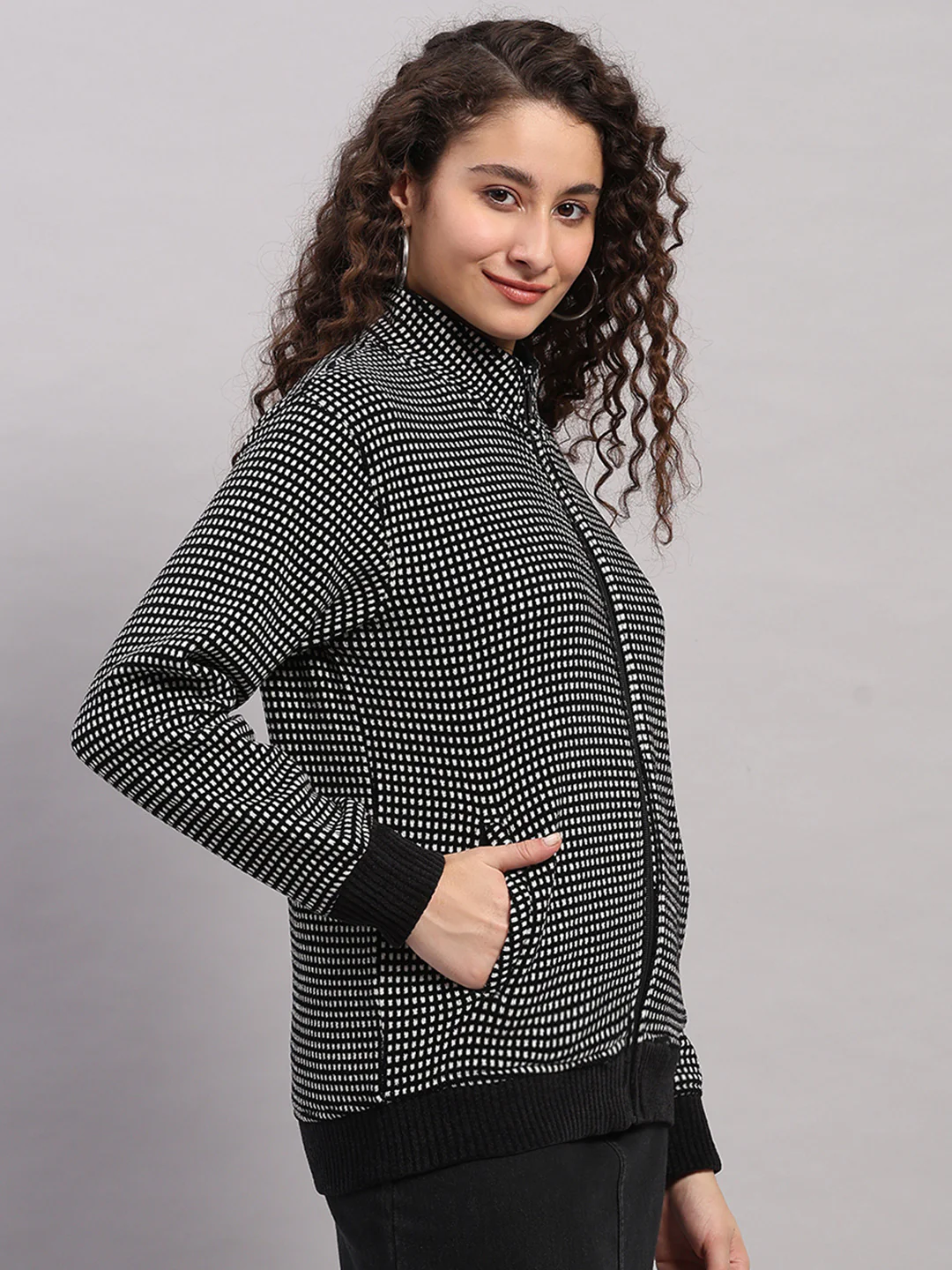 Women Black Self Design Round Neck Full Sleeve Sweatshirt - Image 4