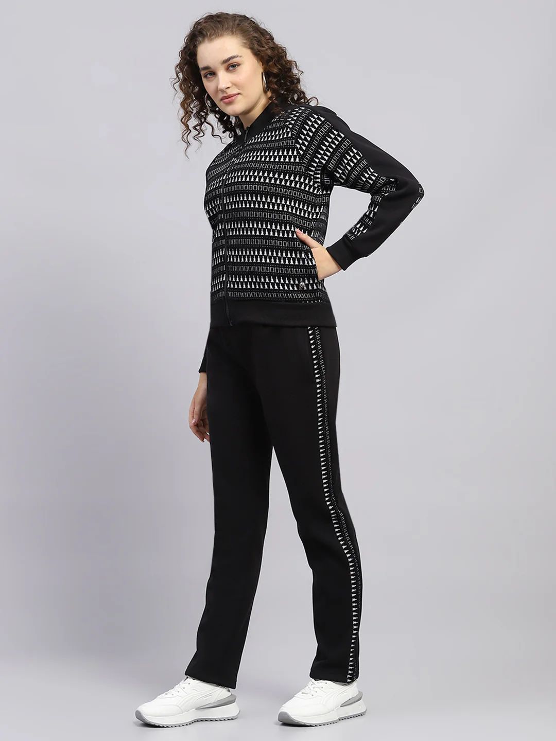 Women Black Self Design Round Neck Full Sleeve Tracksuit - Image 3