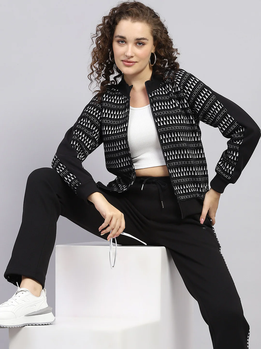 Women Black Self Design Round Neck Full Sleeve Tracksuit - Image 6