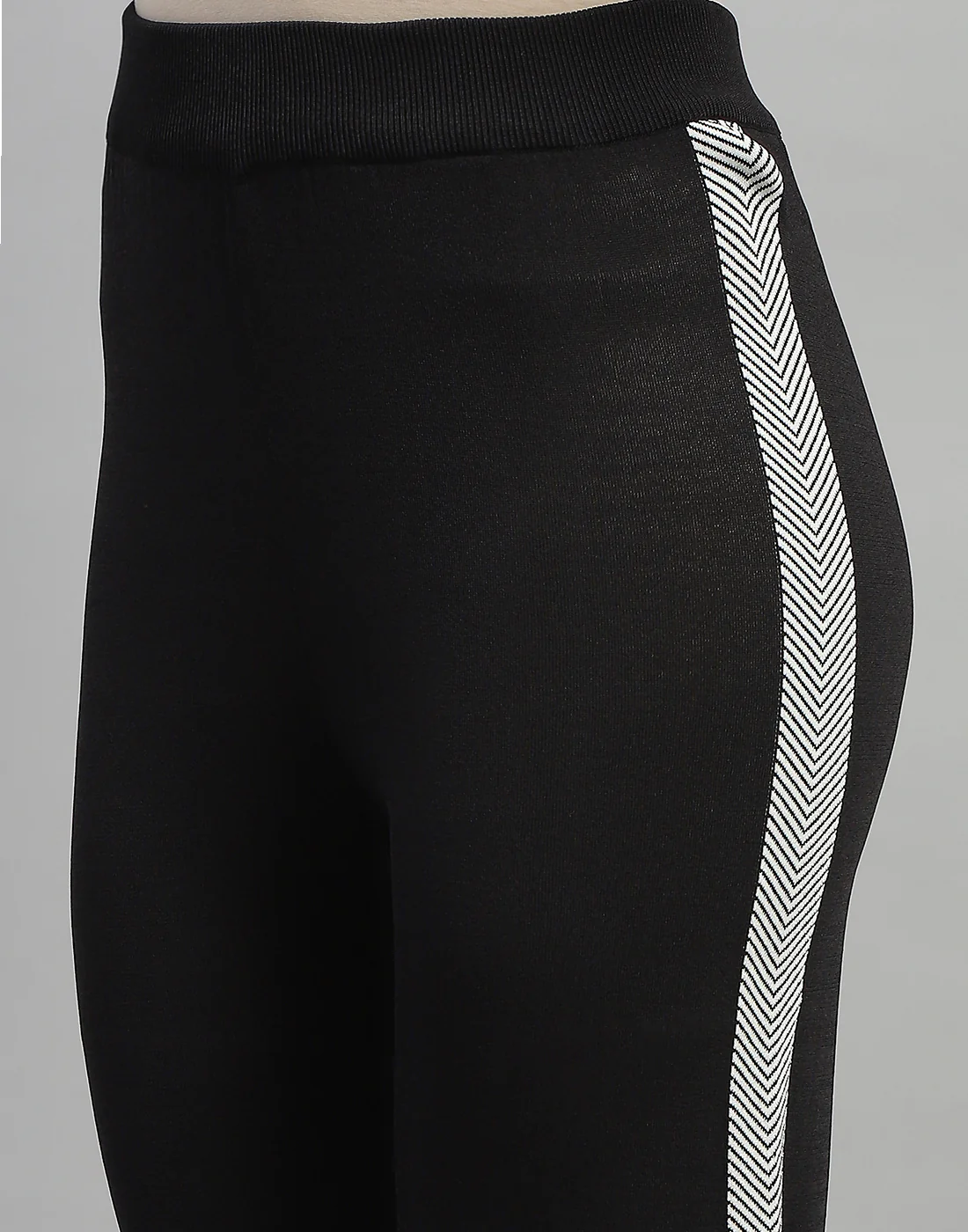 Women Black Self Design Round Neck Half Sleeve Cords Set - Image 8