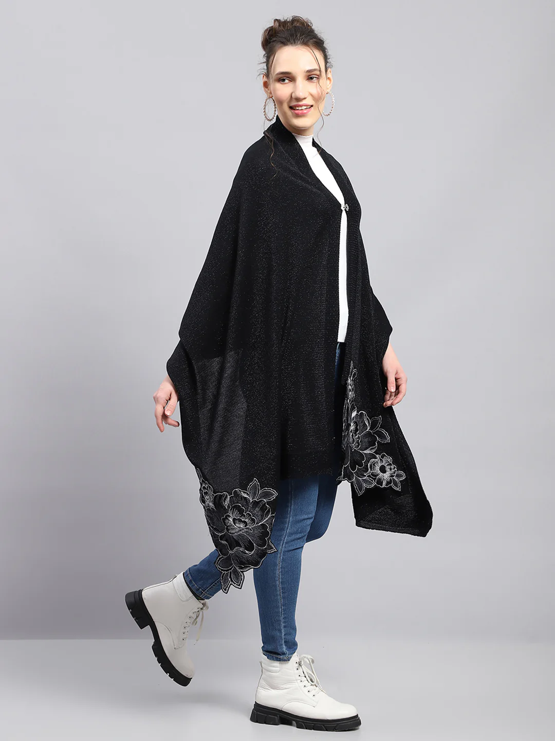 Women Black Self Design Stole - Image 4