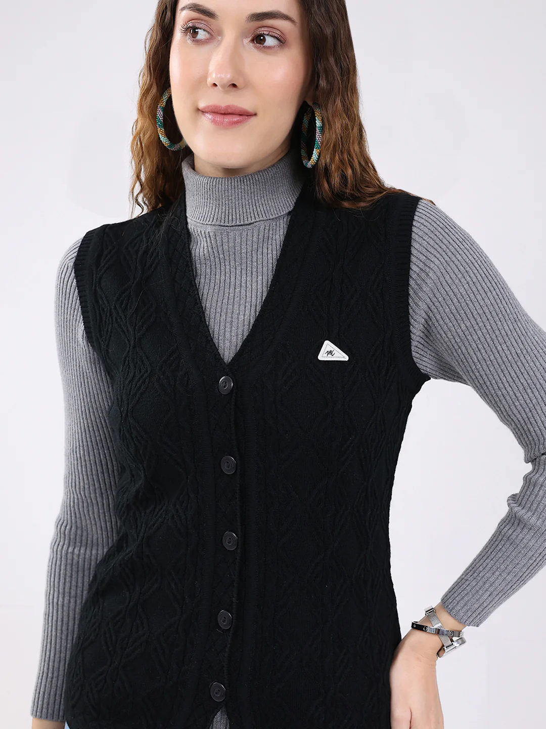 Women Black Self Design V Neck Sleeveless Cardigan - Image 6