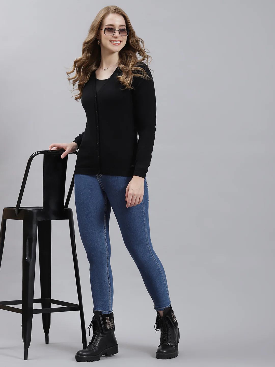 Women Black Solid Cardigan - Image 2