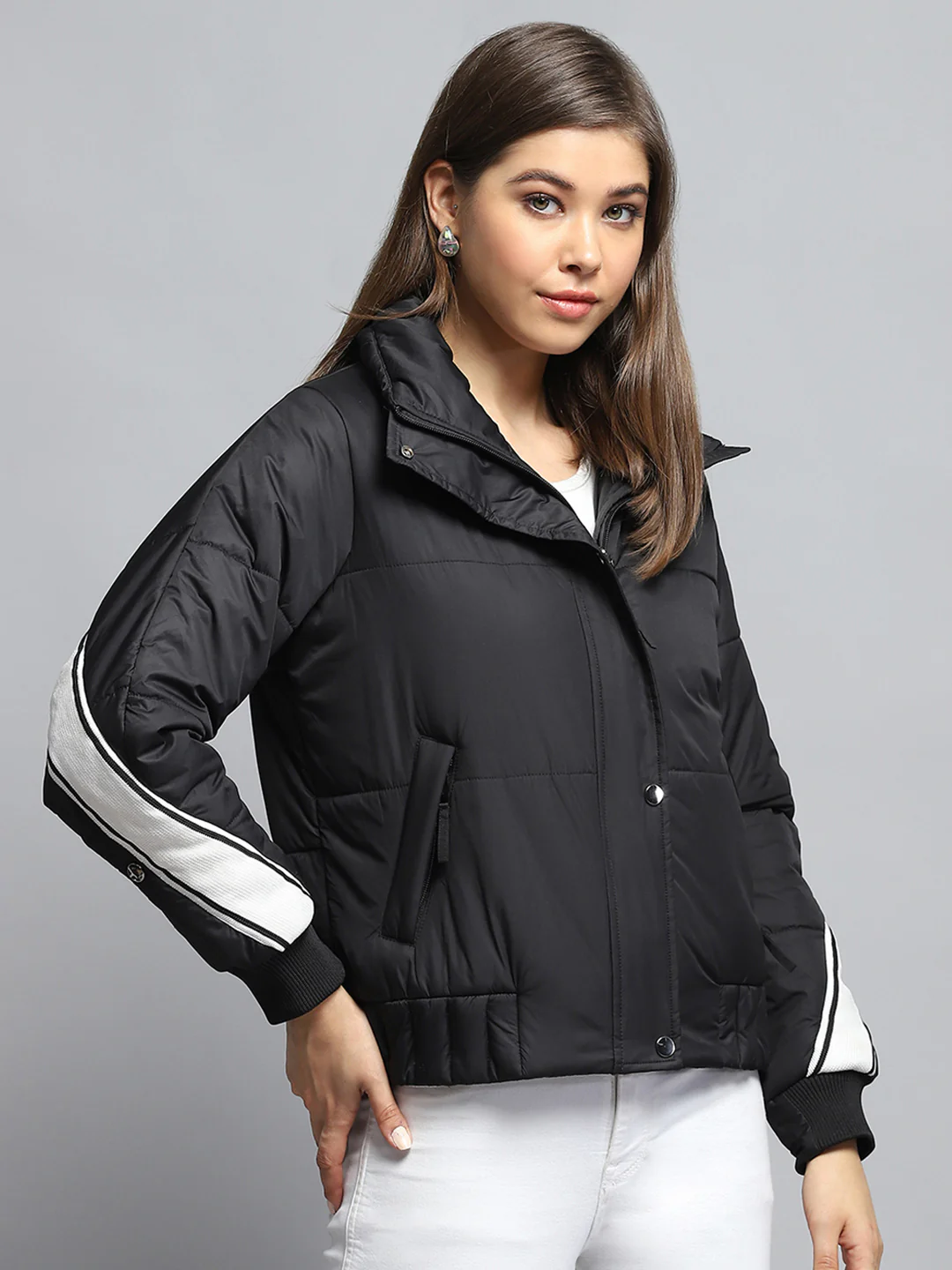 Women Black Solid Collar Full Sleeve Jacket - Image 4