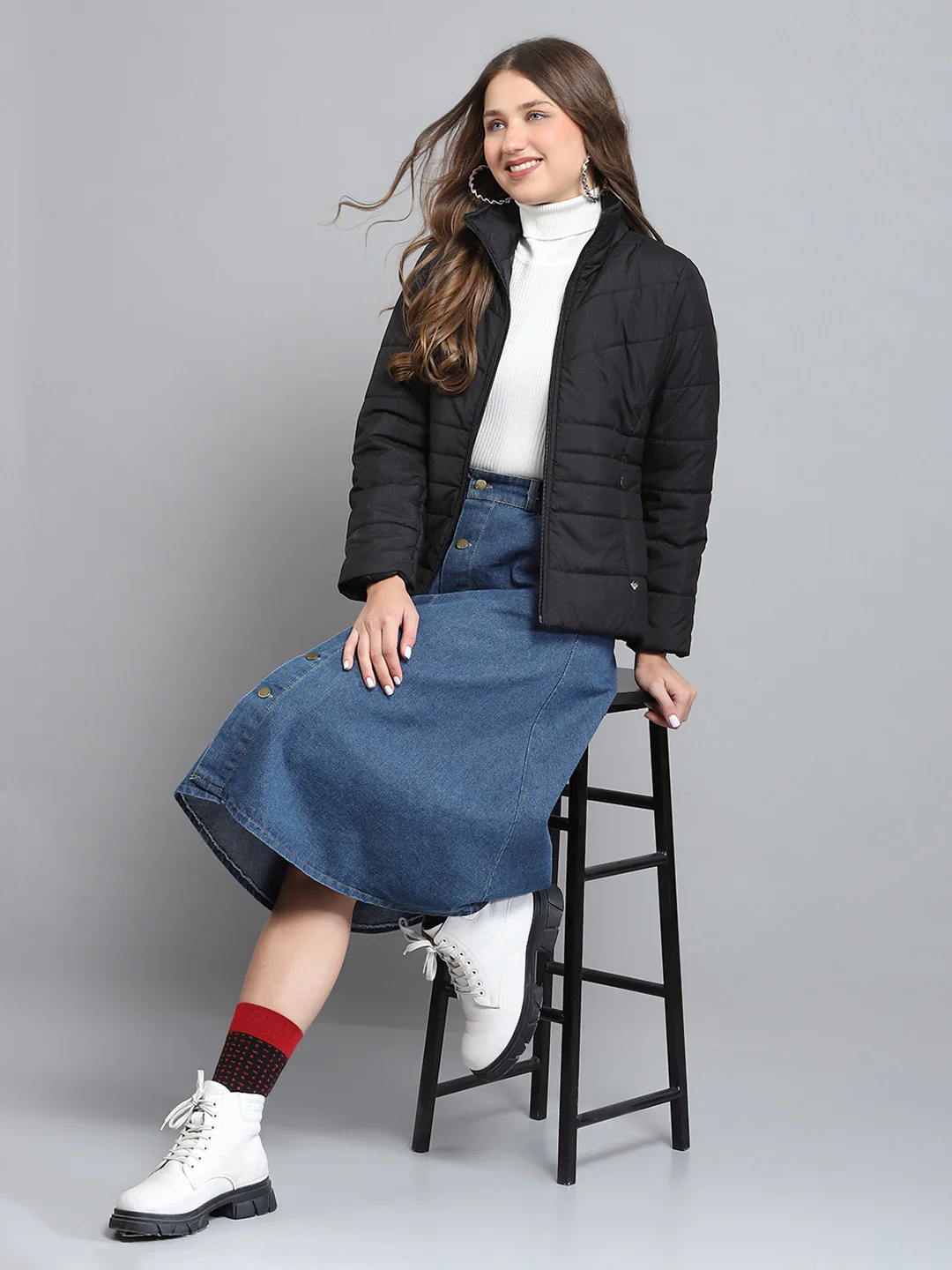 Women Black Solid Collar Full Sleeve Reversible Jacket - Image 2