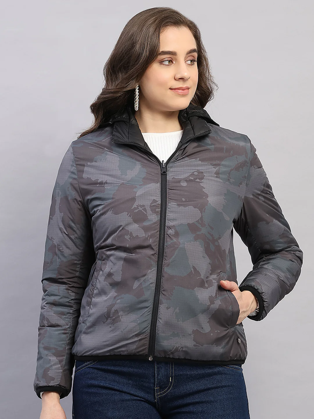Women Black Solid Collar Full Sleeve Reversible Jacket - Image 6