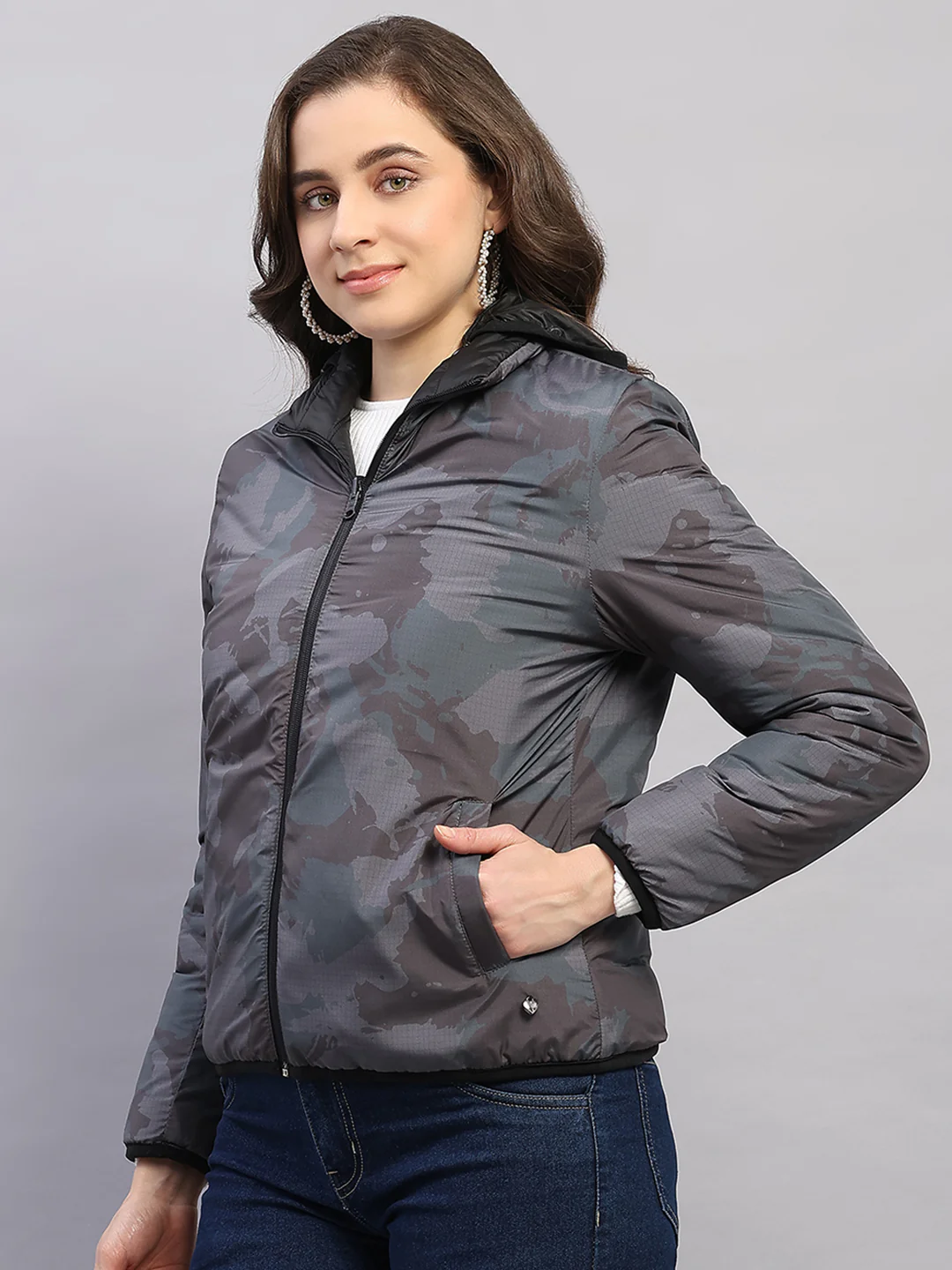 Women Black Solid Collar Full Sleeve Reversible Jacket - Image 7