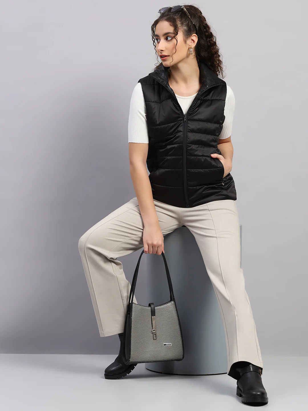 Women Black Solid Collar Sleeveless Jacket - Image 2