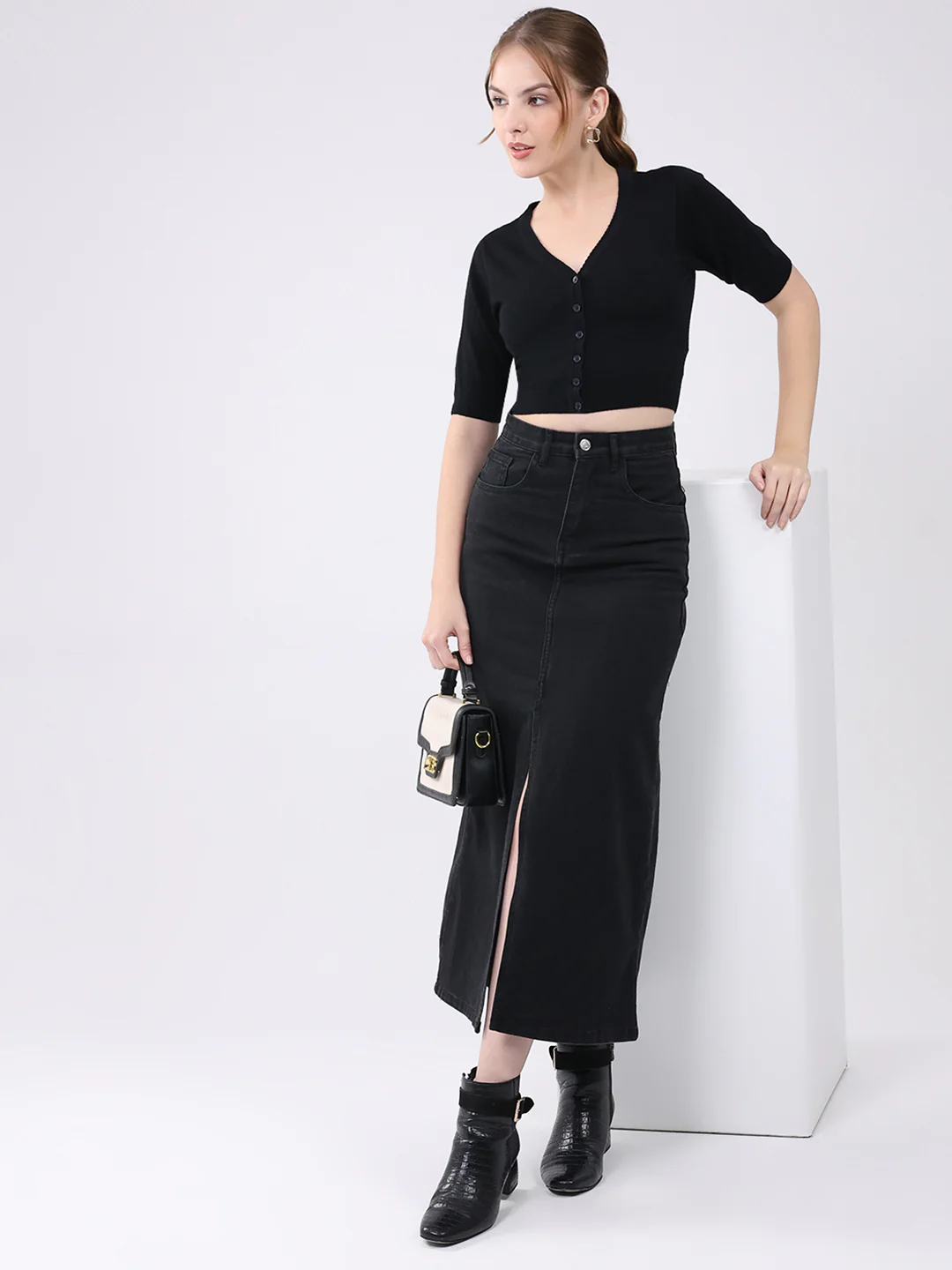 Women Black Solid Front Open Half Sleeve Cardigan - Image 2