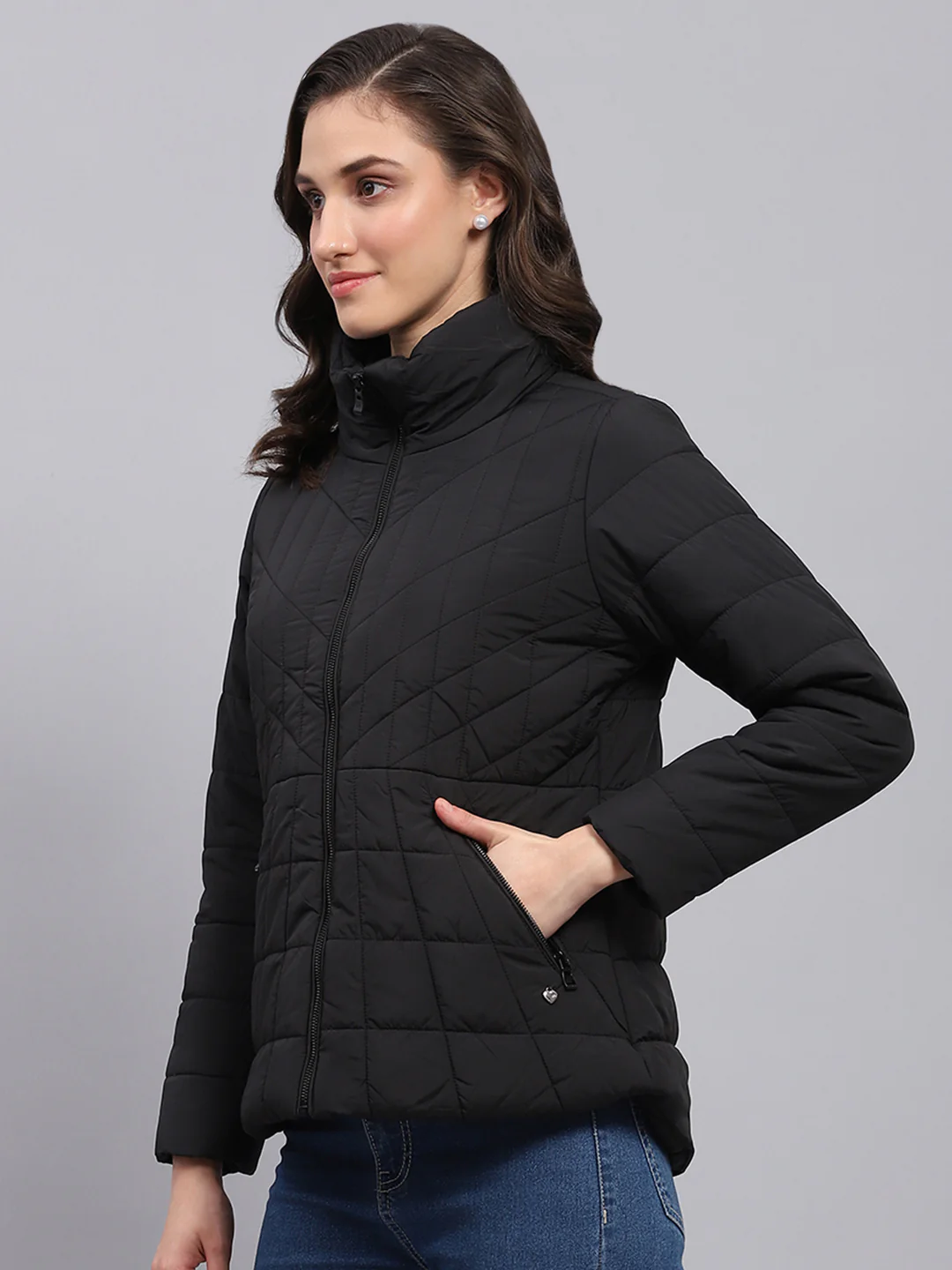 Women Black Solid High Neck Full Sleeve Heating Jacket - Image 3