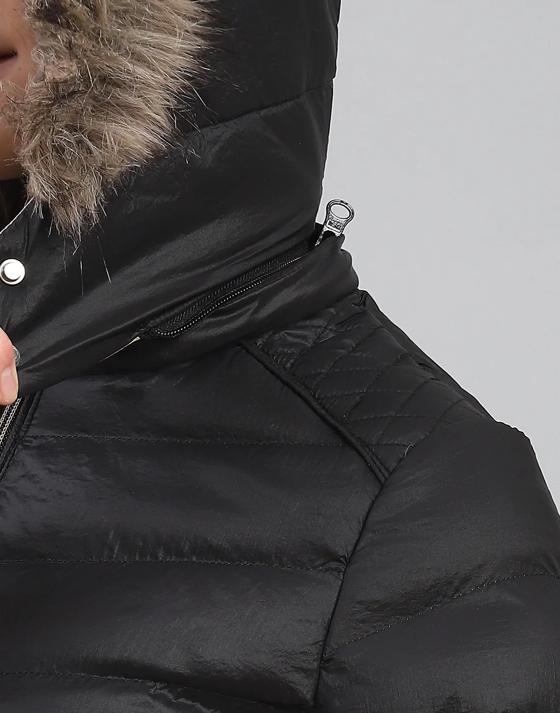 Women Black Solid Hooded Full Sleeve Jacket - Image 7
