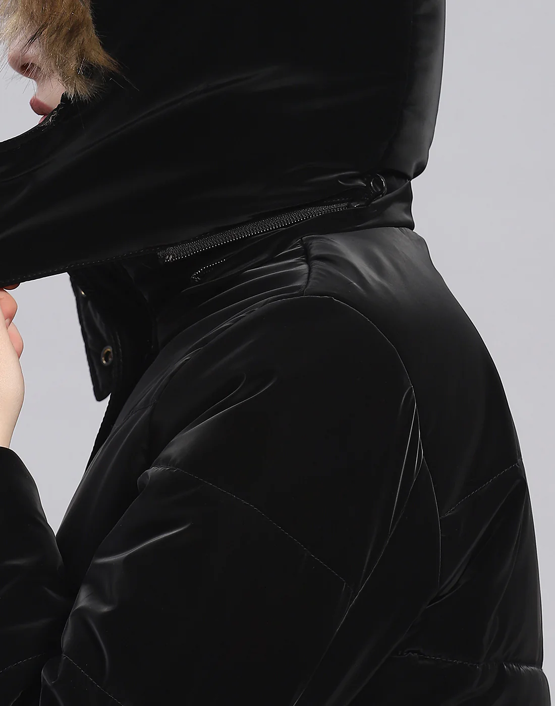 Women Black Solid Hooded Full Sleeve Jacket - Image 8
