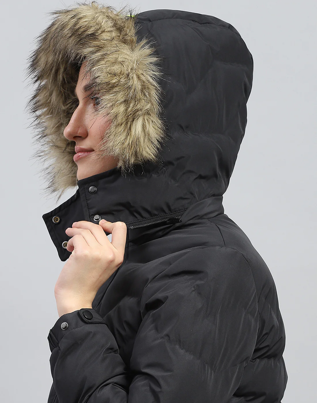 Rock.it Women Black Solid Hooded Full Sleeve Heating Jacket - Image 7
