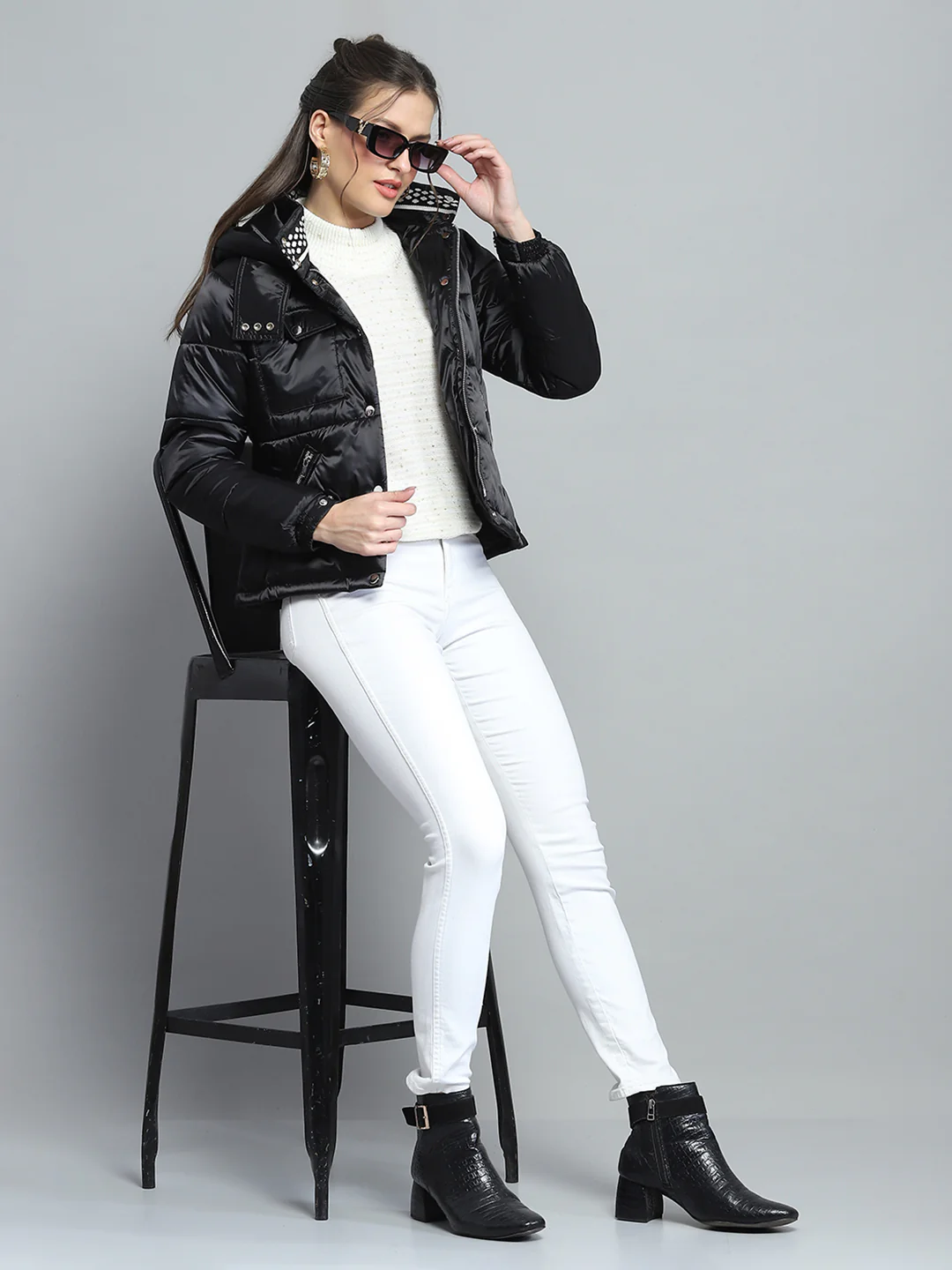 Women Black Solid Hooded Full Sleeve Jacket - Image 2