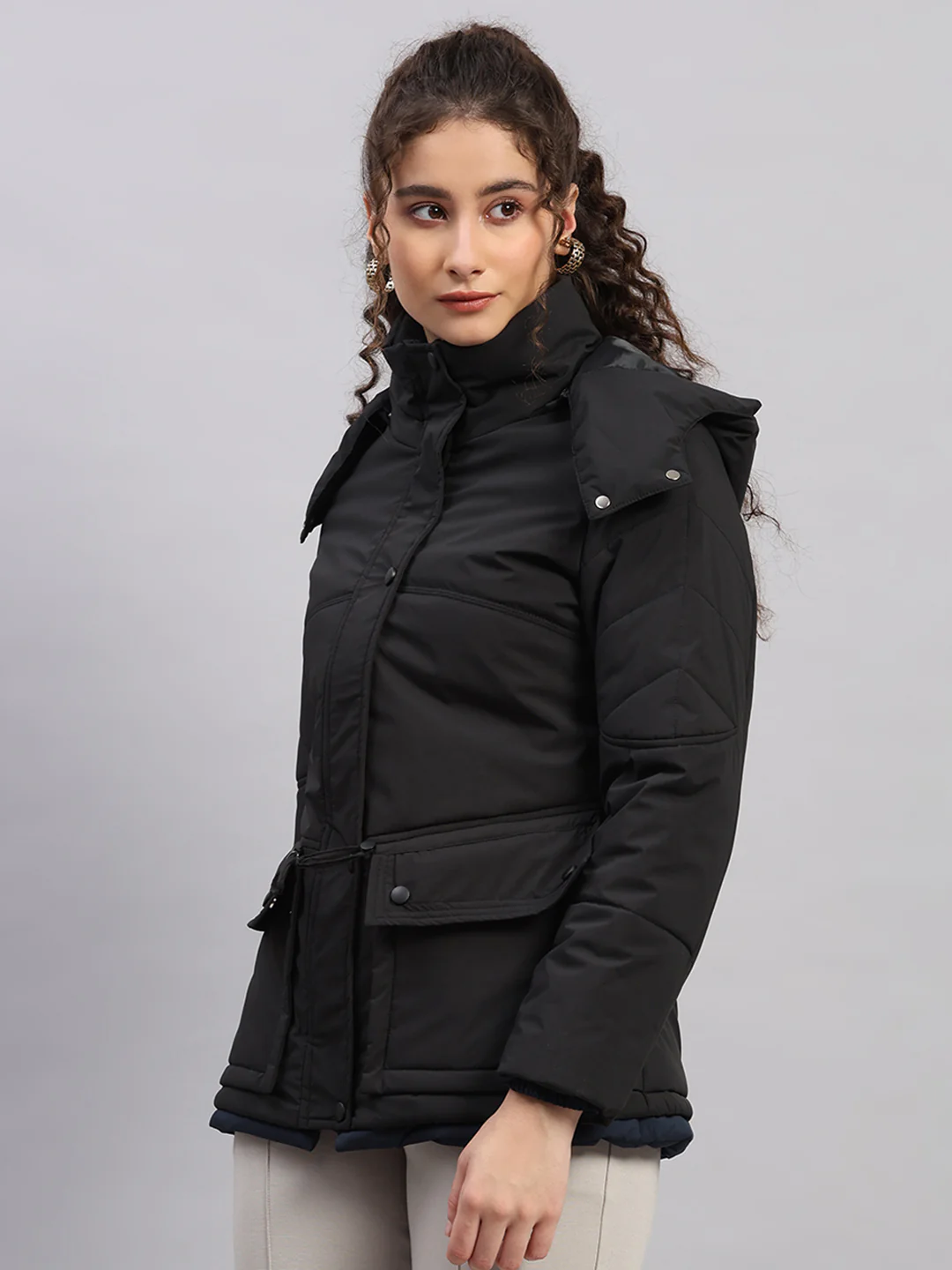 Women Black Solid Hooded Full Sleeve Jacket - Image 3