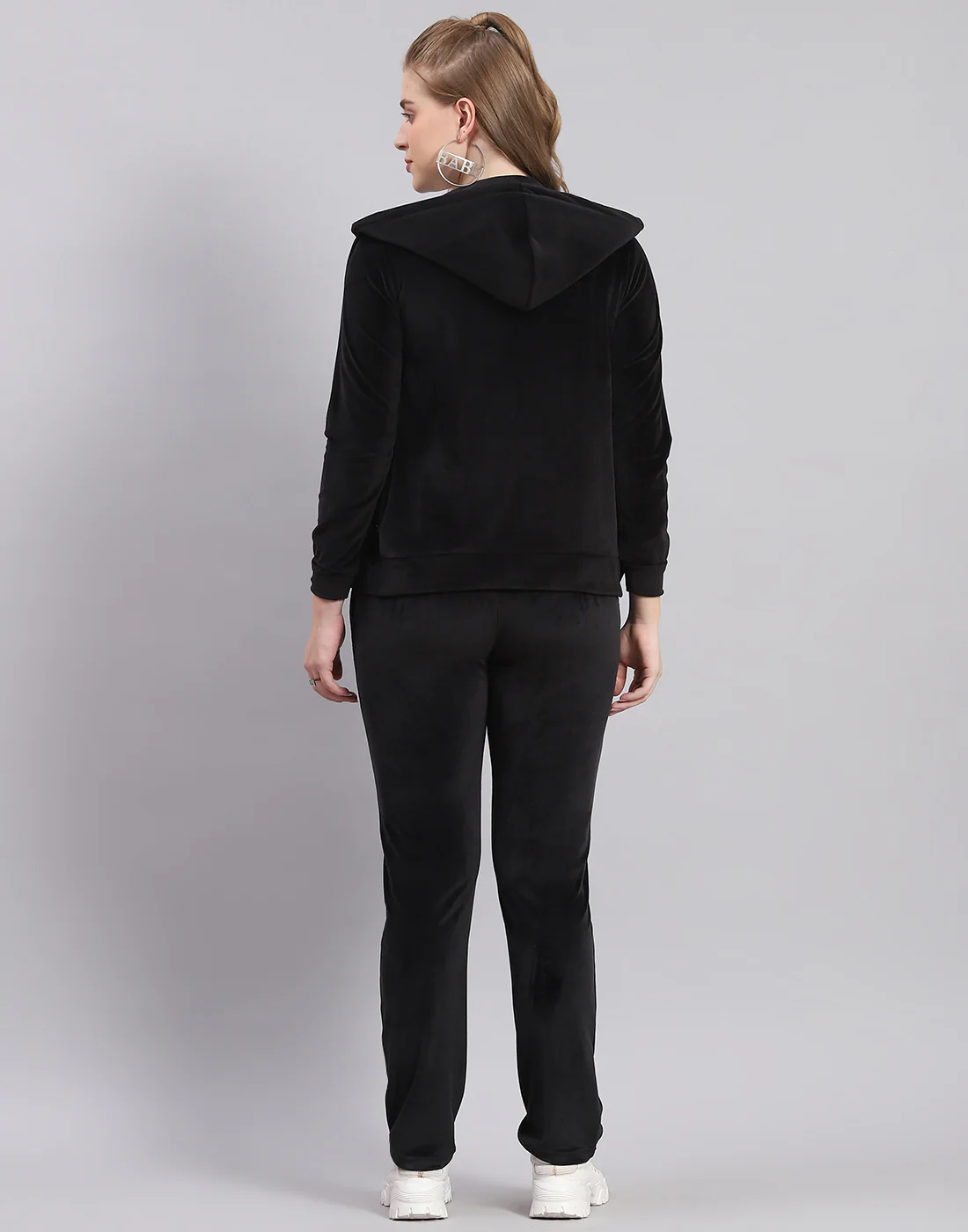 Women Black Solid Hooded Full Sleeve Tracksuit - Image 5