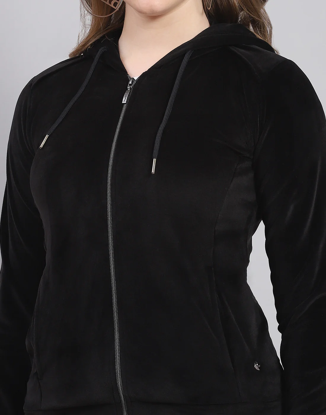 Women Black Solid Hooded Full Sleeve Tracksuit - Image 6