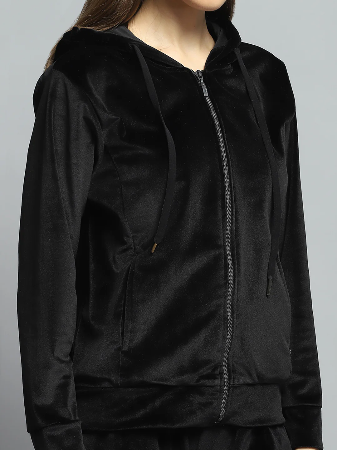 Women Black Solid Hooded Full Sleeve Tracksuit - Image 6