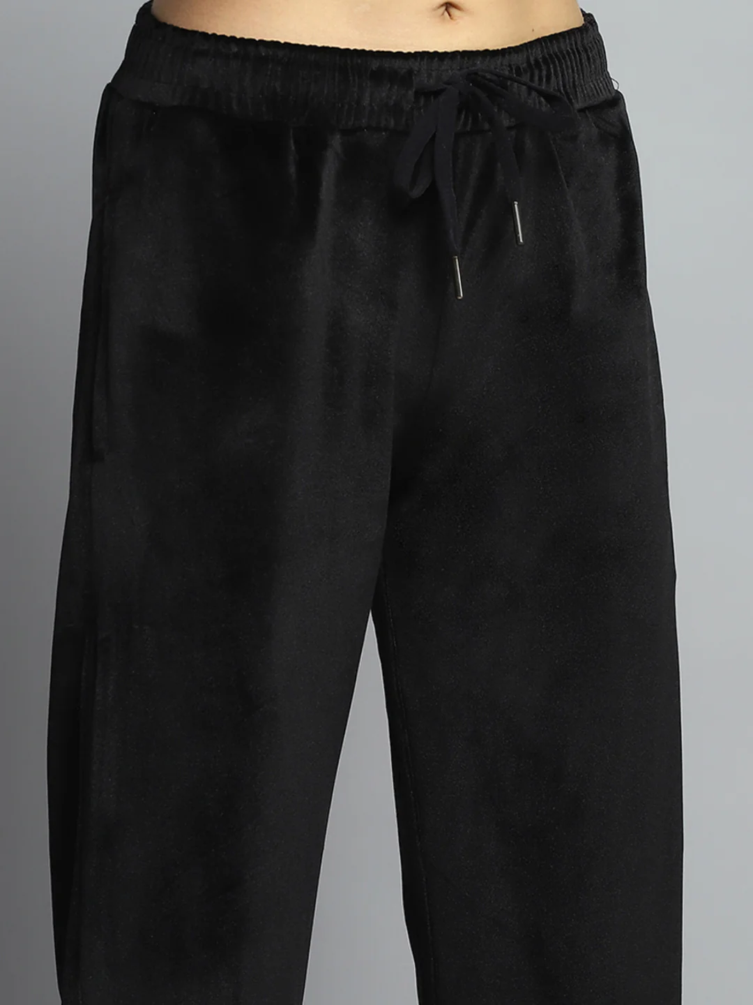 Women Black Solid Hooded Full Sleeve Tracksuit - Image 8