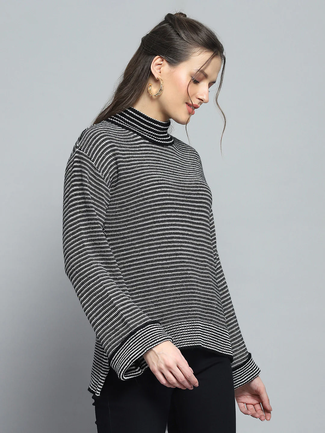 Women Black Solid Mock Neck Full Sleeve Winte Top - Image 4