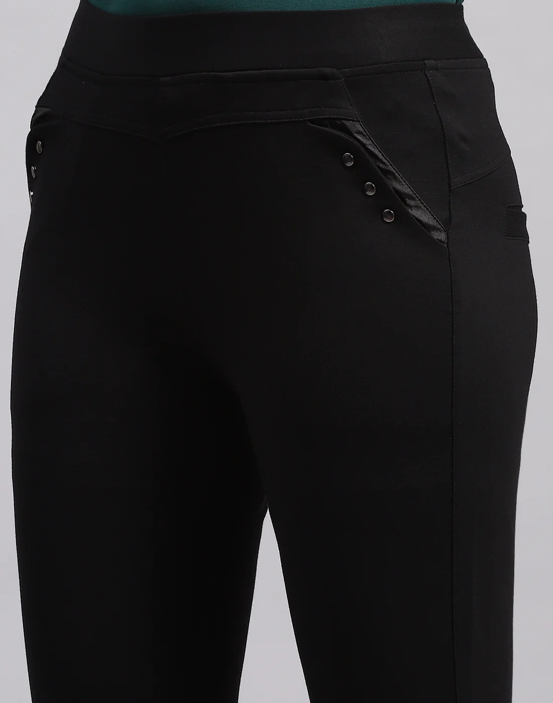 Women Black Solid Regular Fit Jegging - Image 6