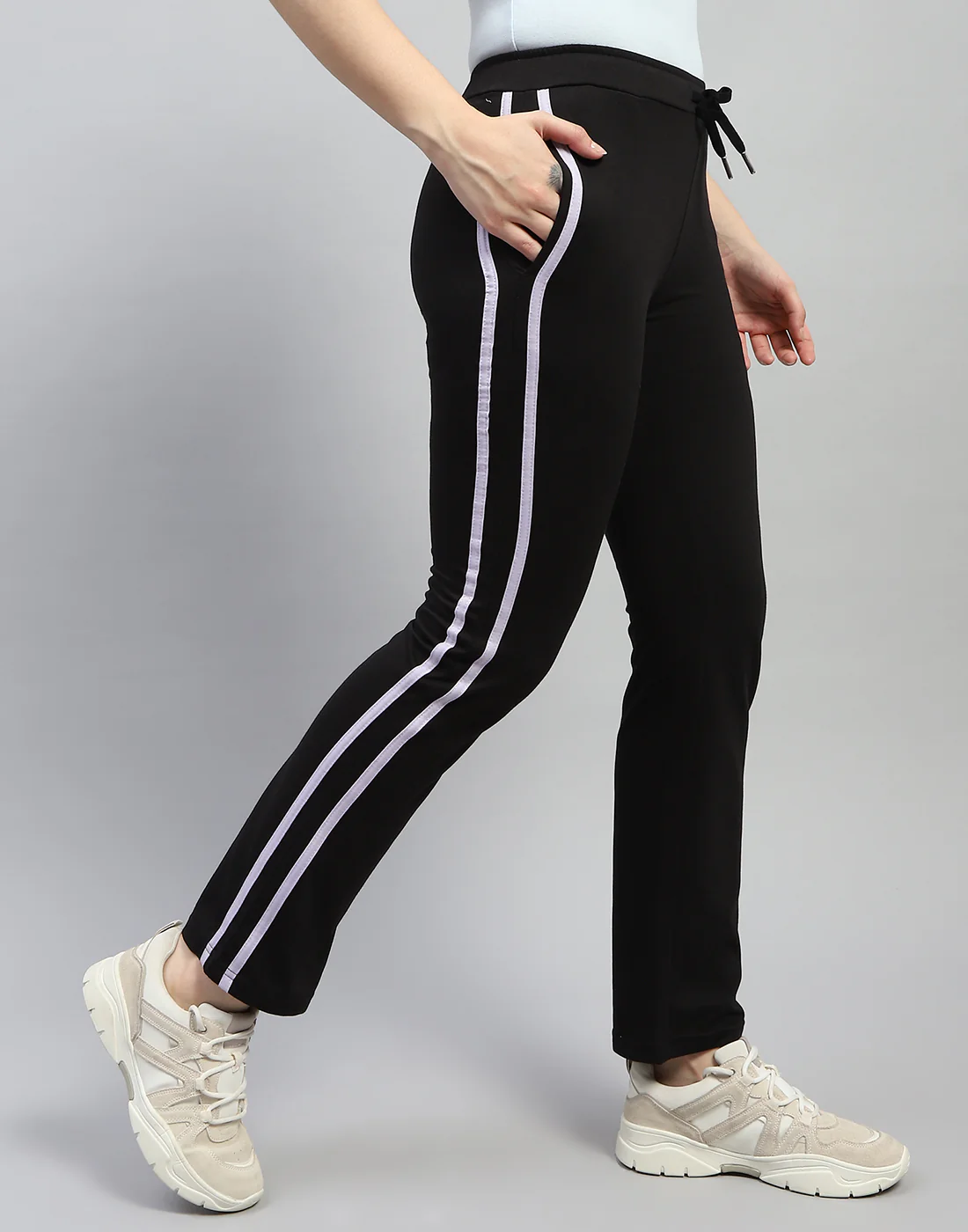 Women Black Solid Regular Fit Lower - Image 4