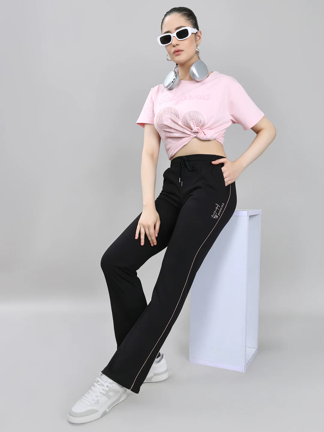 Women Black Solid Regular Fit Lower - Image 6