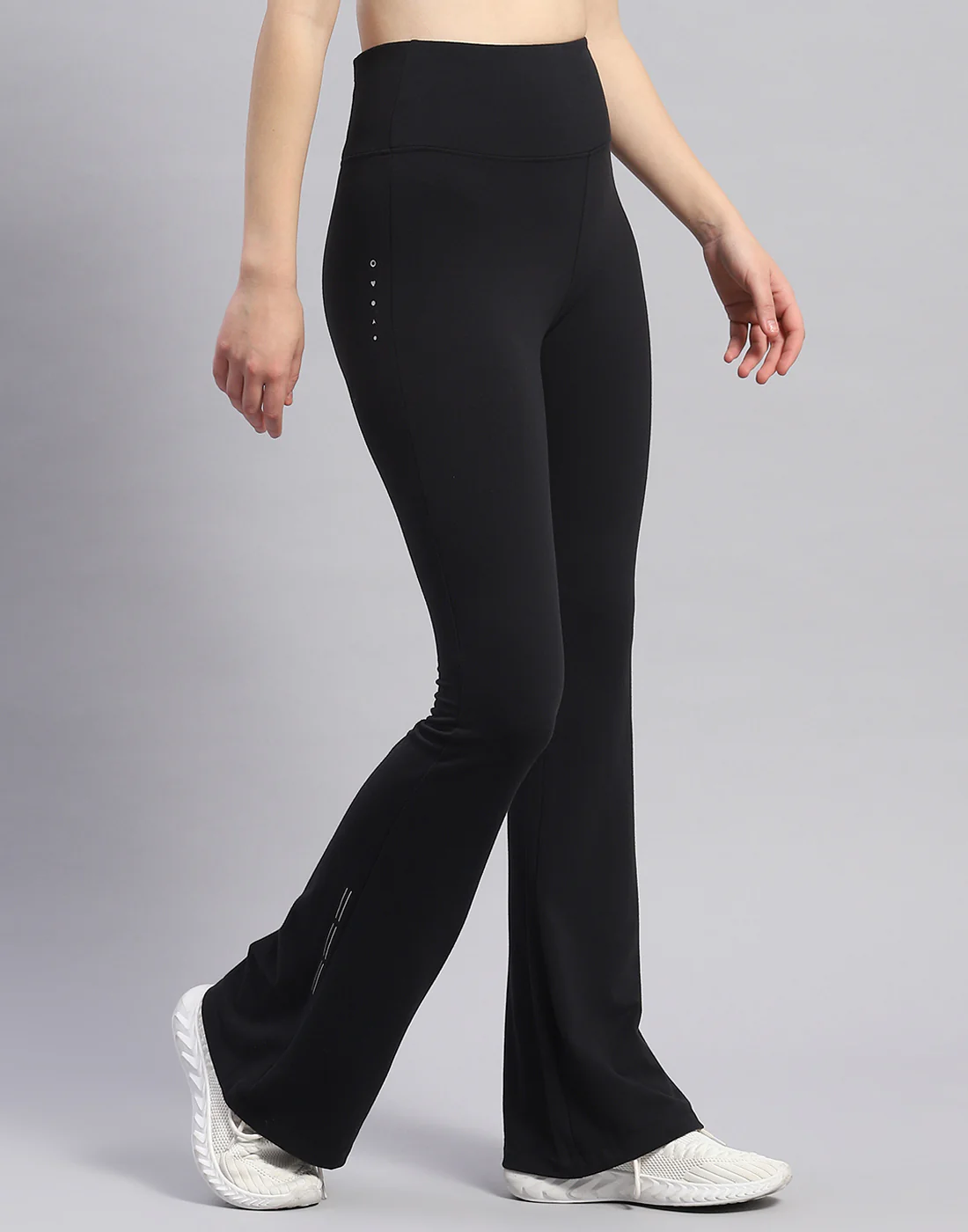 Rock.it Women Black Solid Regular Fit Yoga Pant - Image 4
