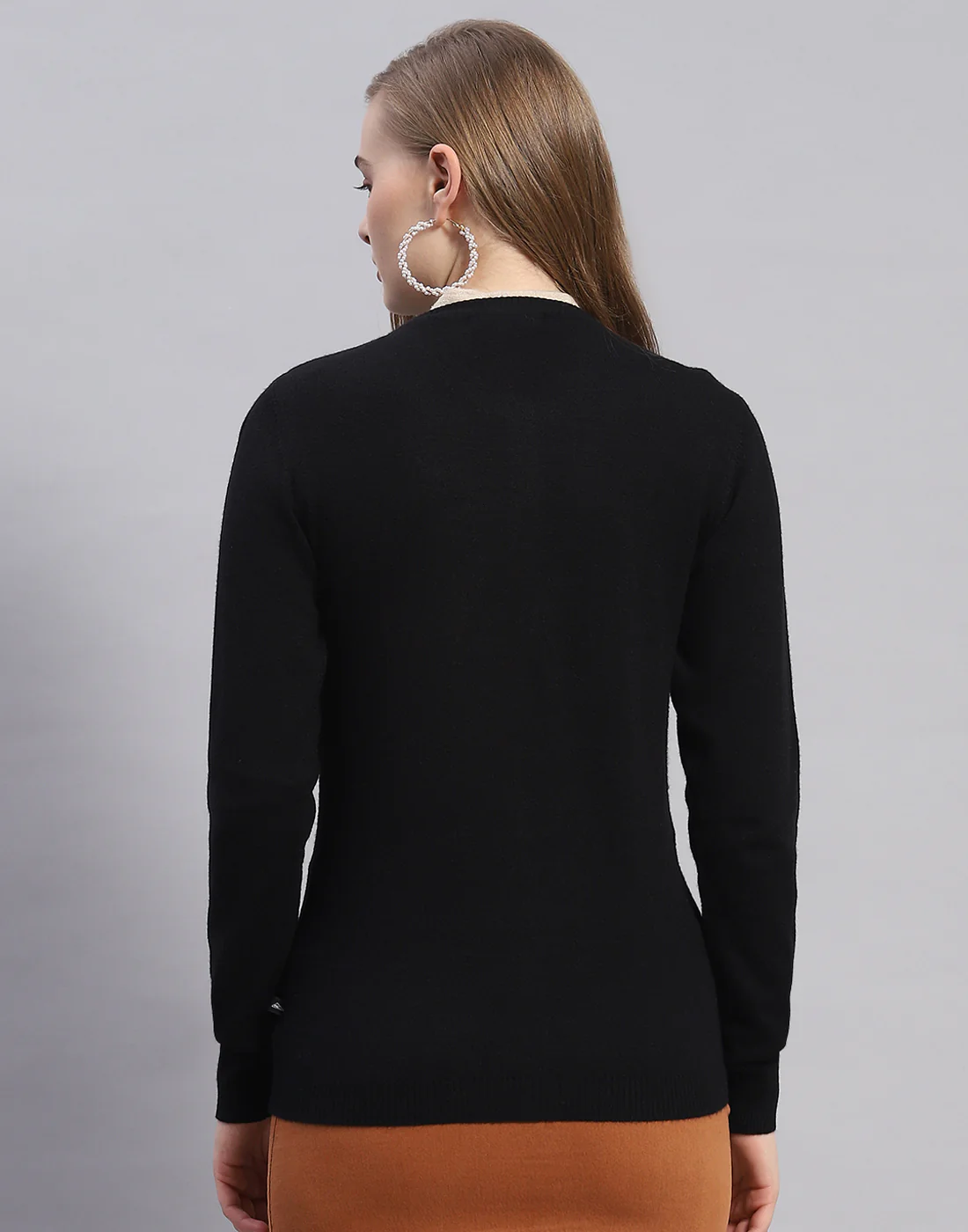Women Black Solid Round Neck Full Sleeve Cardigan - Image 5