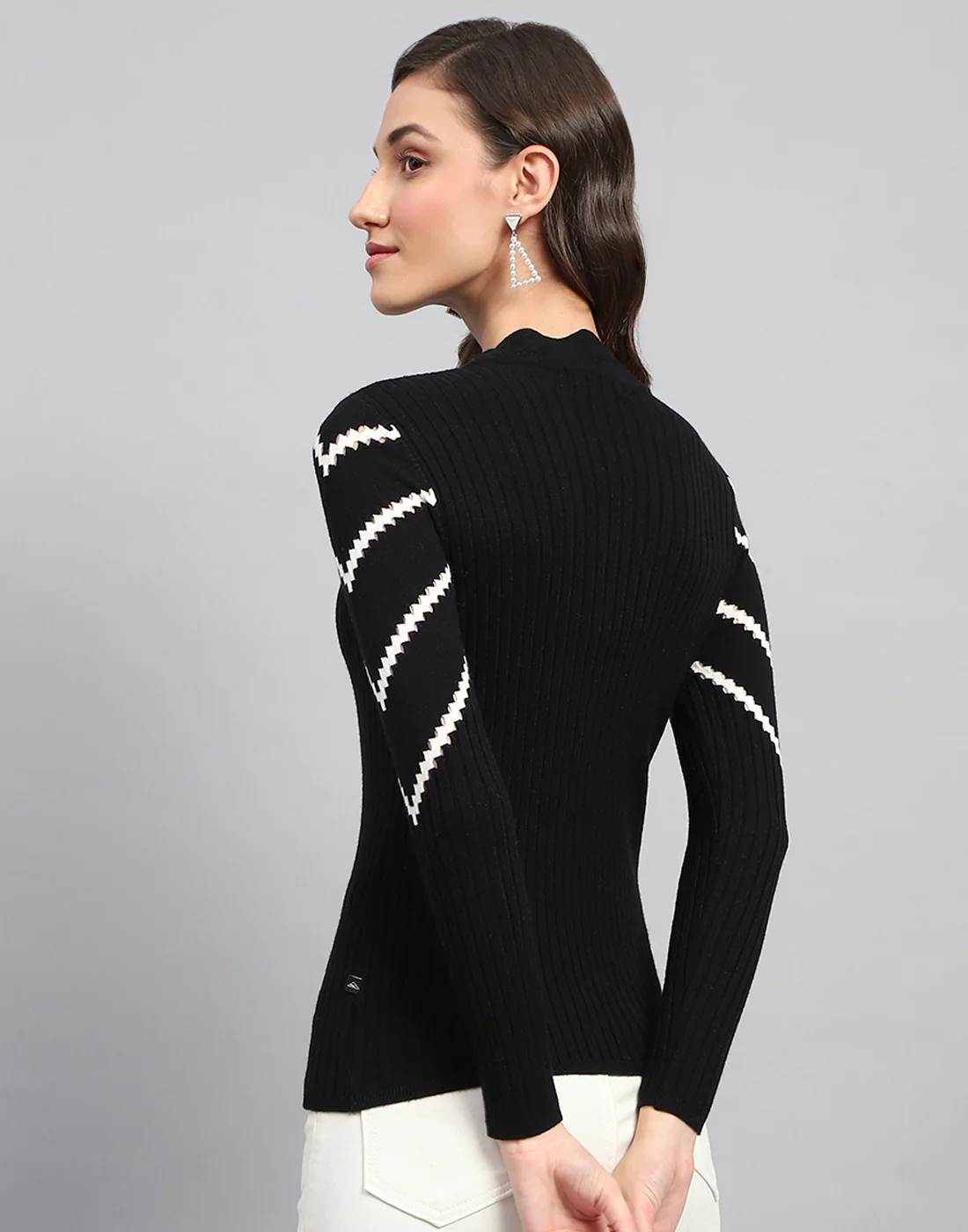 Women Black Solid Round Neck Full Sleeve Sceavy - Image 5