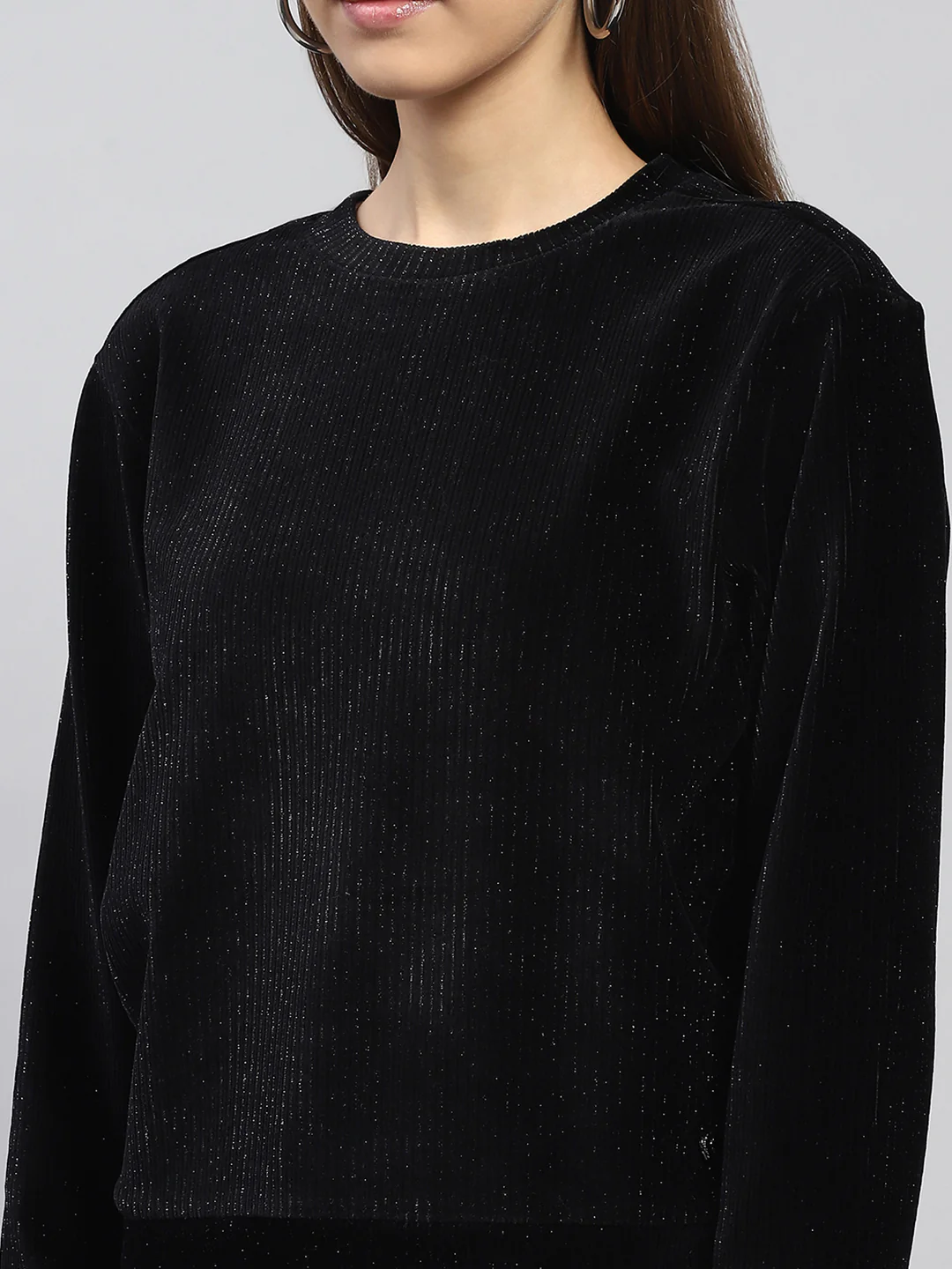 Women Black Solid Round Neck Full Sleeve Sweatshirt - Image 6