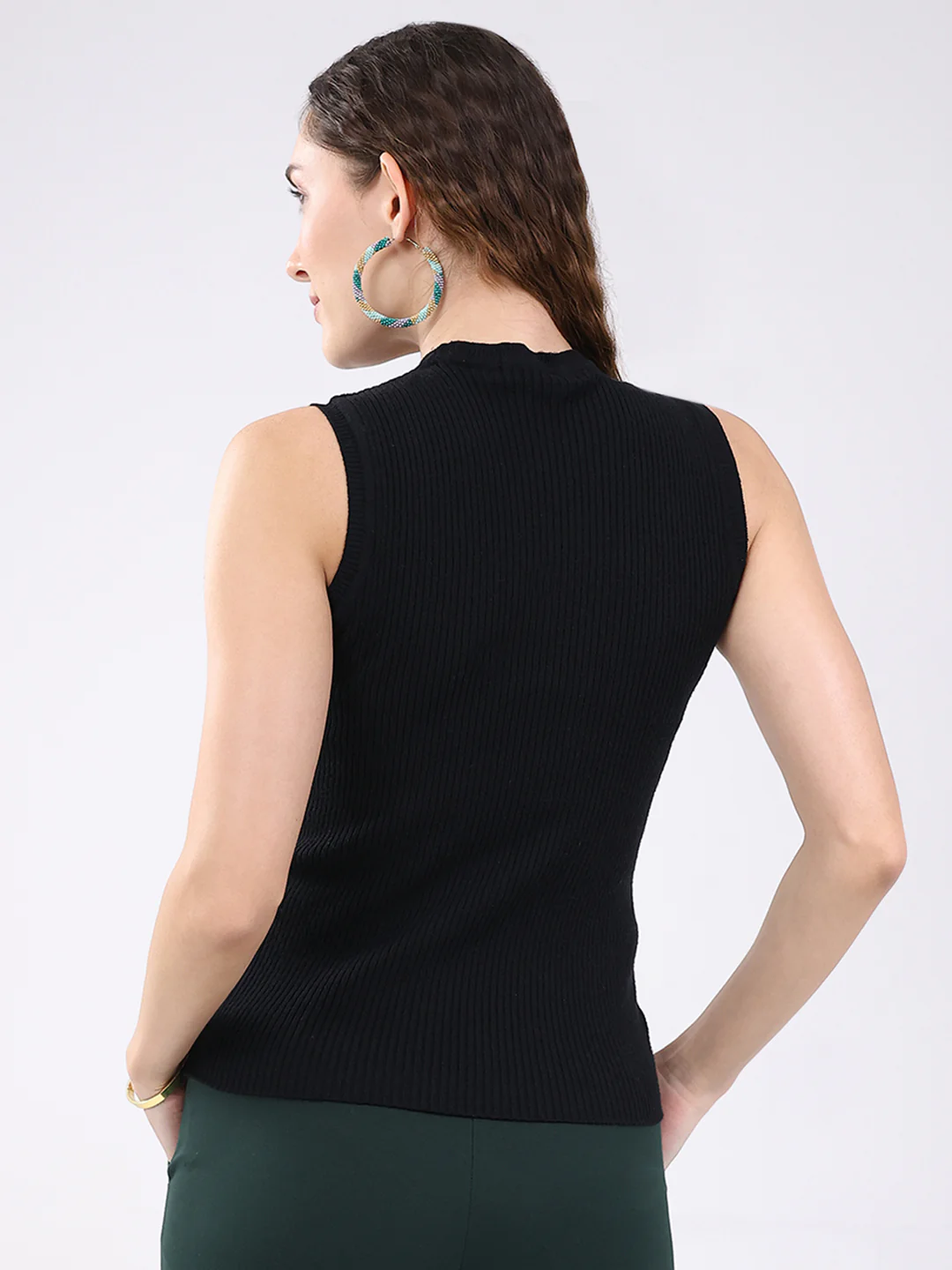 Women Black Solid Round Neck Sleeveless Sceavy - Image 5