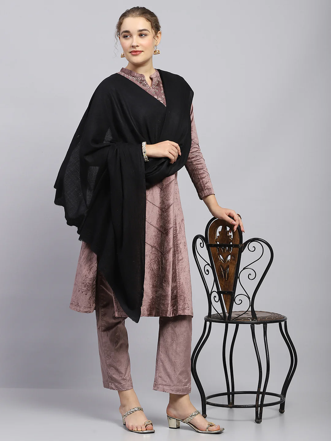 Women Black Solid Shawl - Image 2